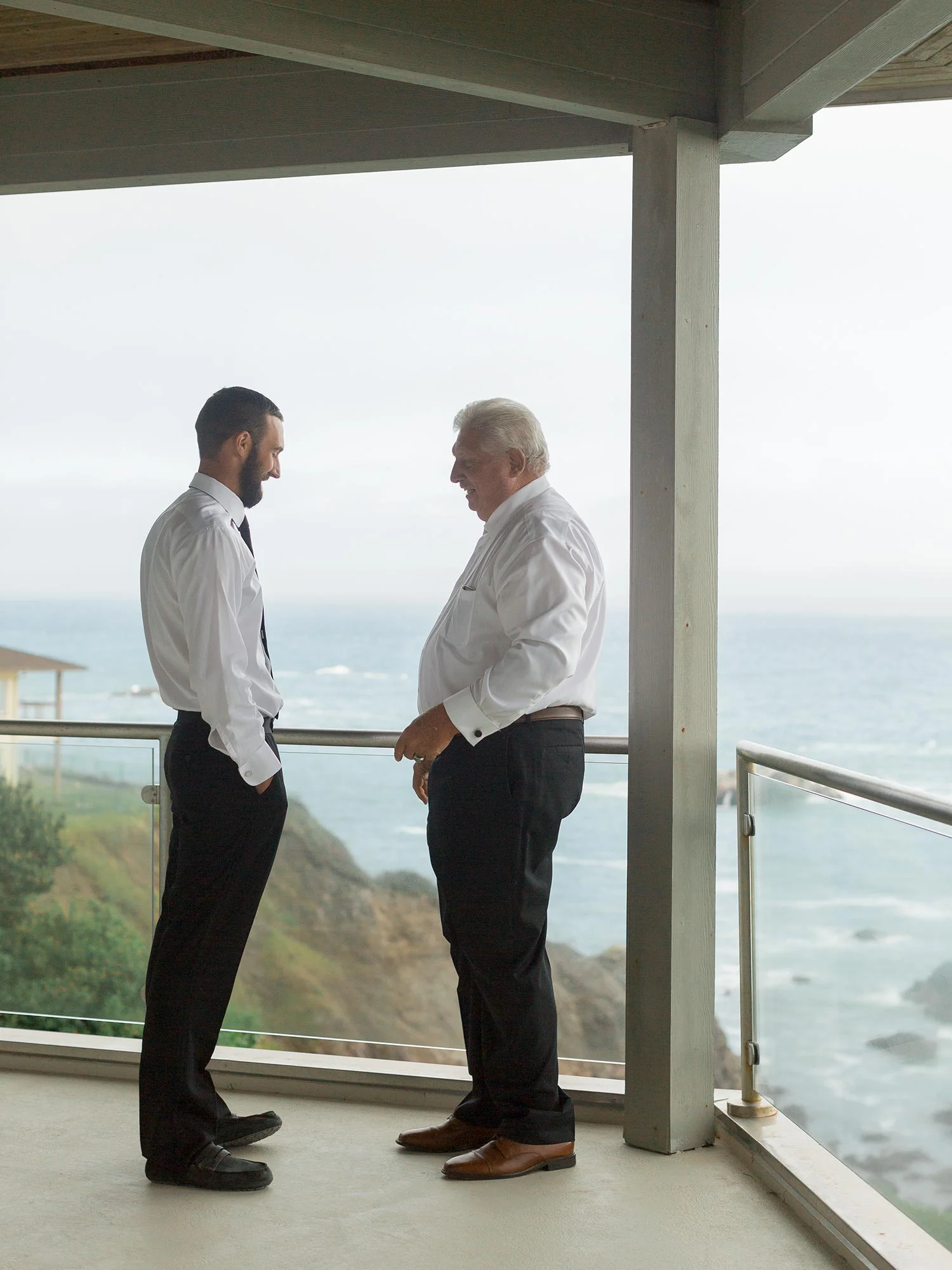 Oregon Coast Elopement by Outlive Creative