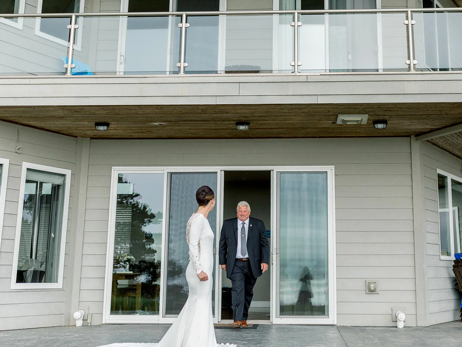 Oregon Coast Elopement by Outlive Creative
