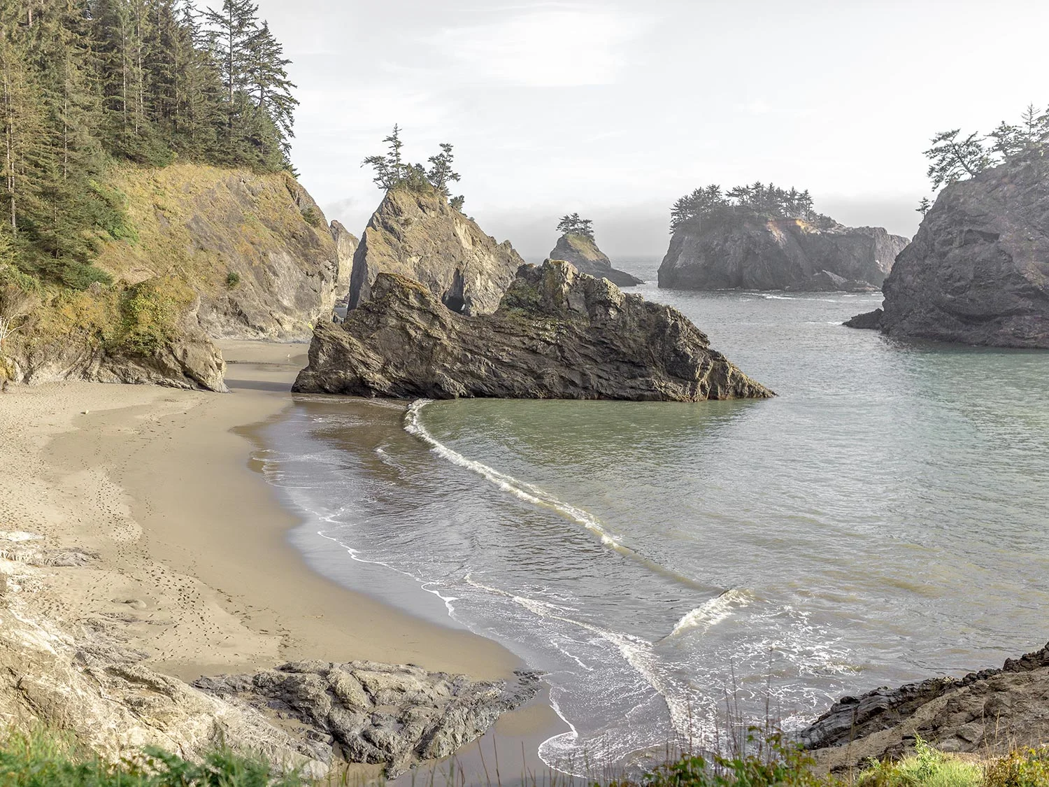 Oregon Coast Elopement by Outlive Creative