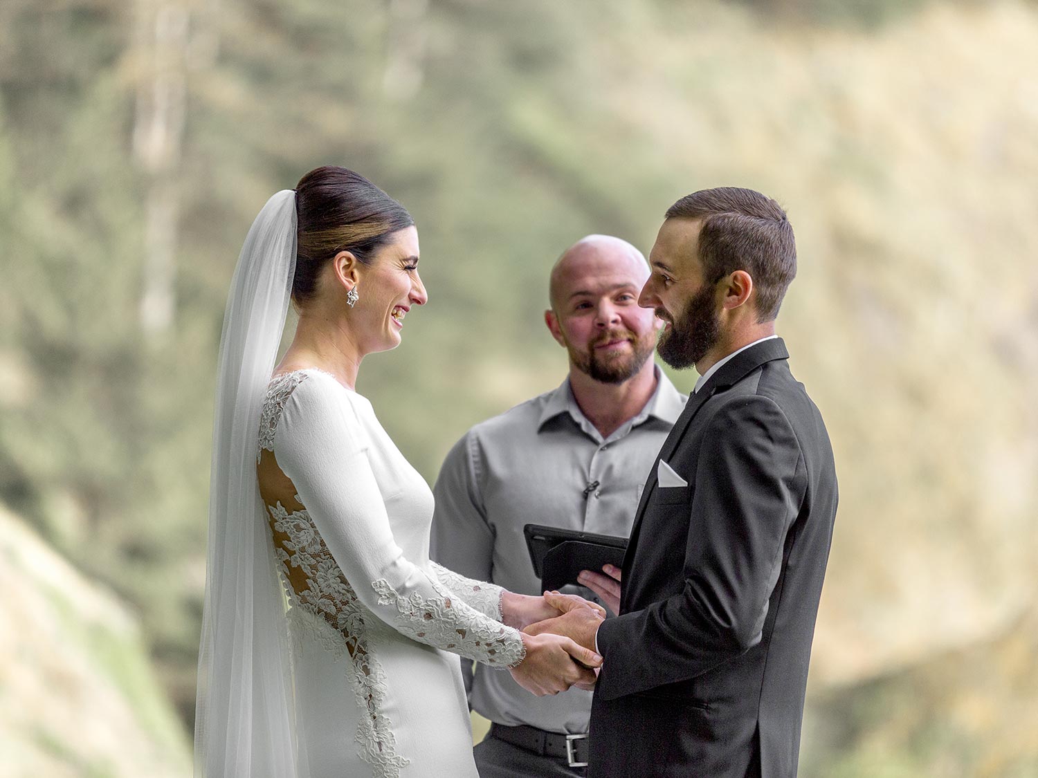 Oregon Coast Elopement by Outlive Creative