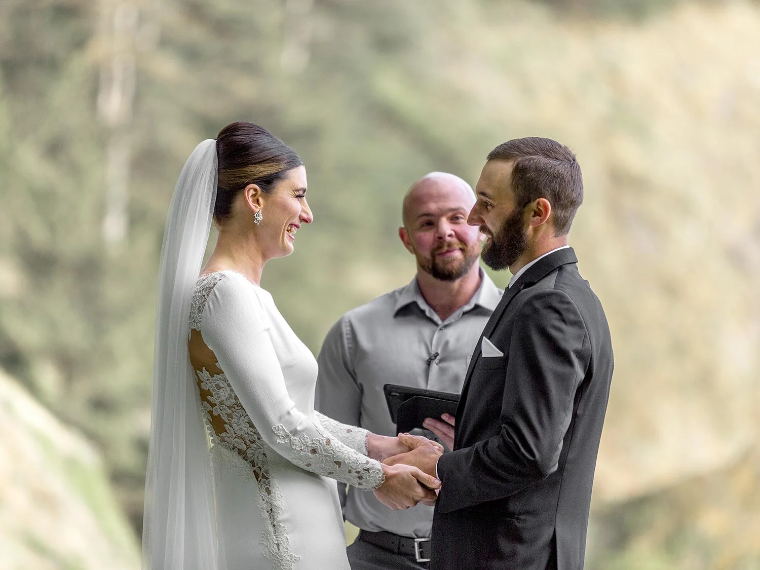 Oregon Coast Elopement by Outlive Creative