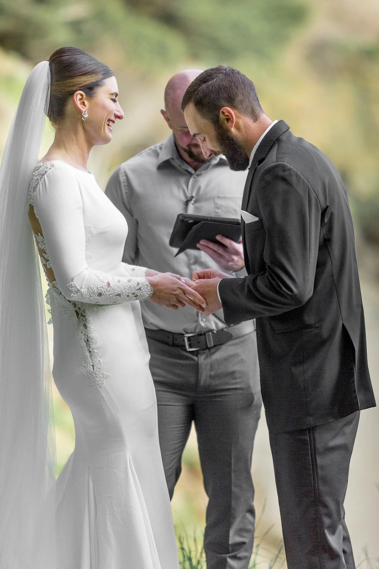 Oregon Coast Elopement by Outlive Creative
