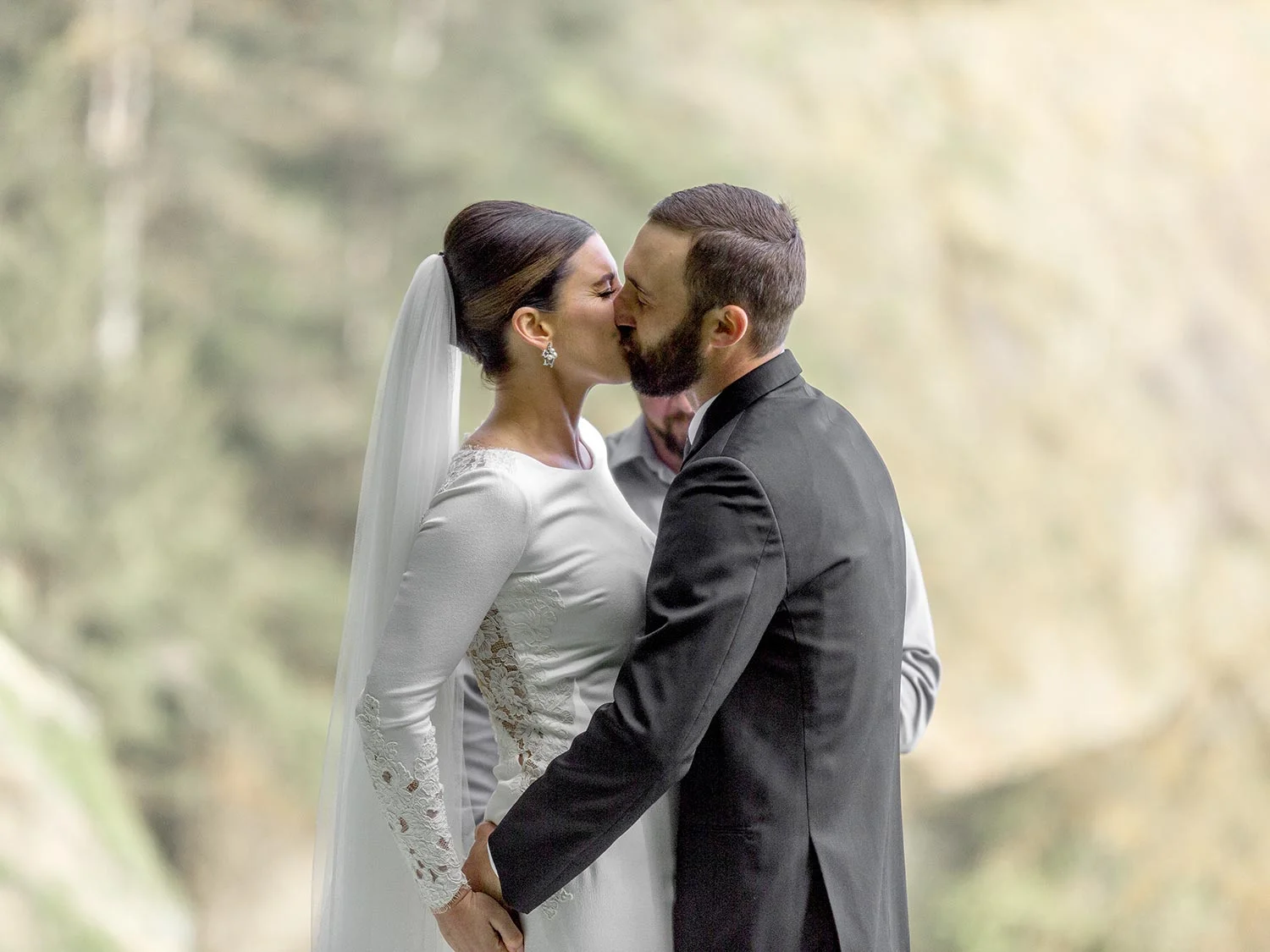 Oregon Coast Elopement by Outlive Creative