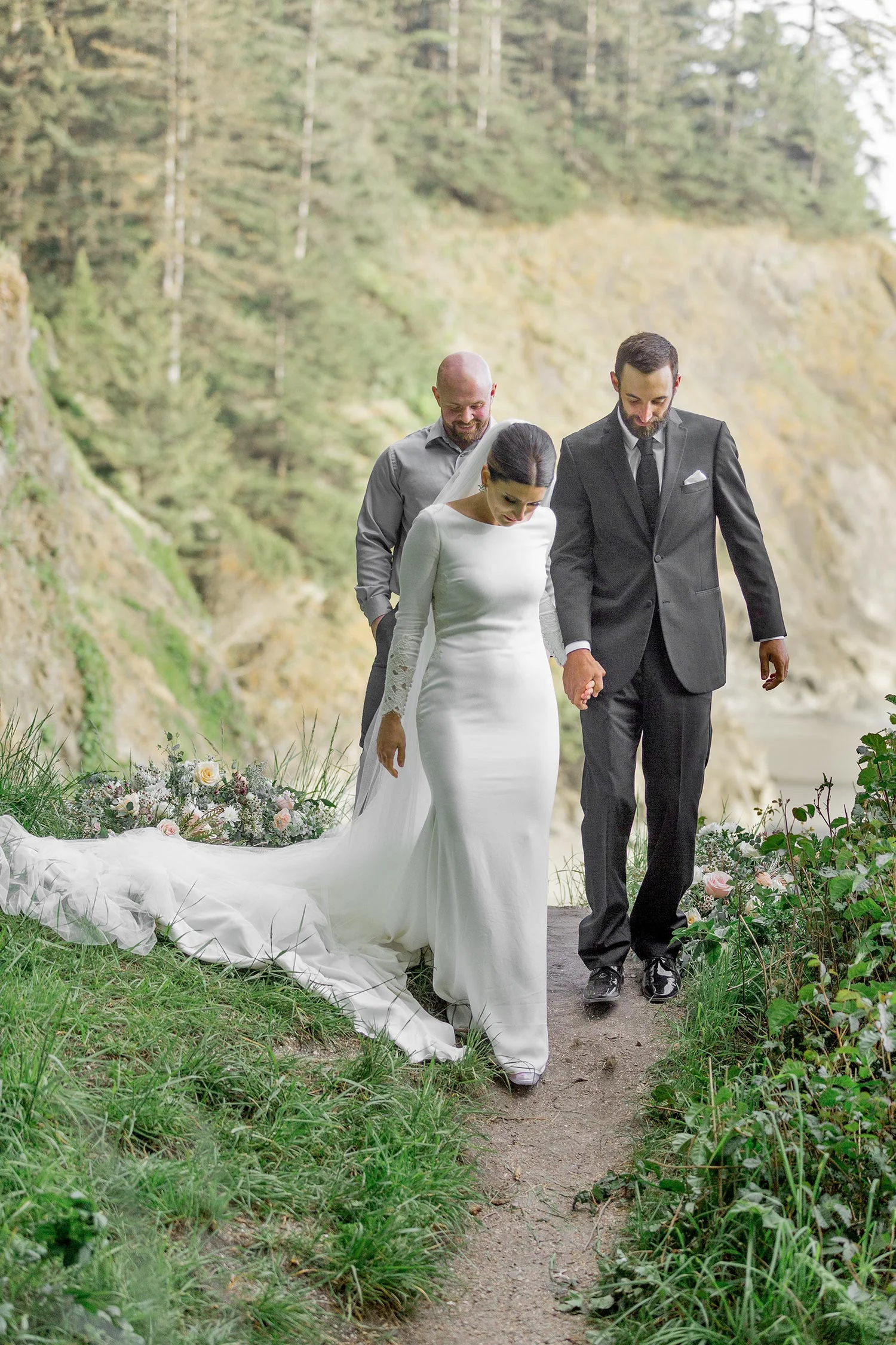 Oregon Coast Elopement by Outlive Creative