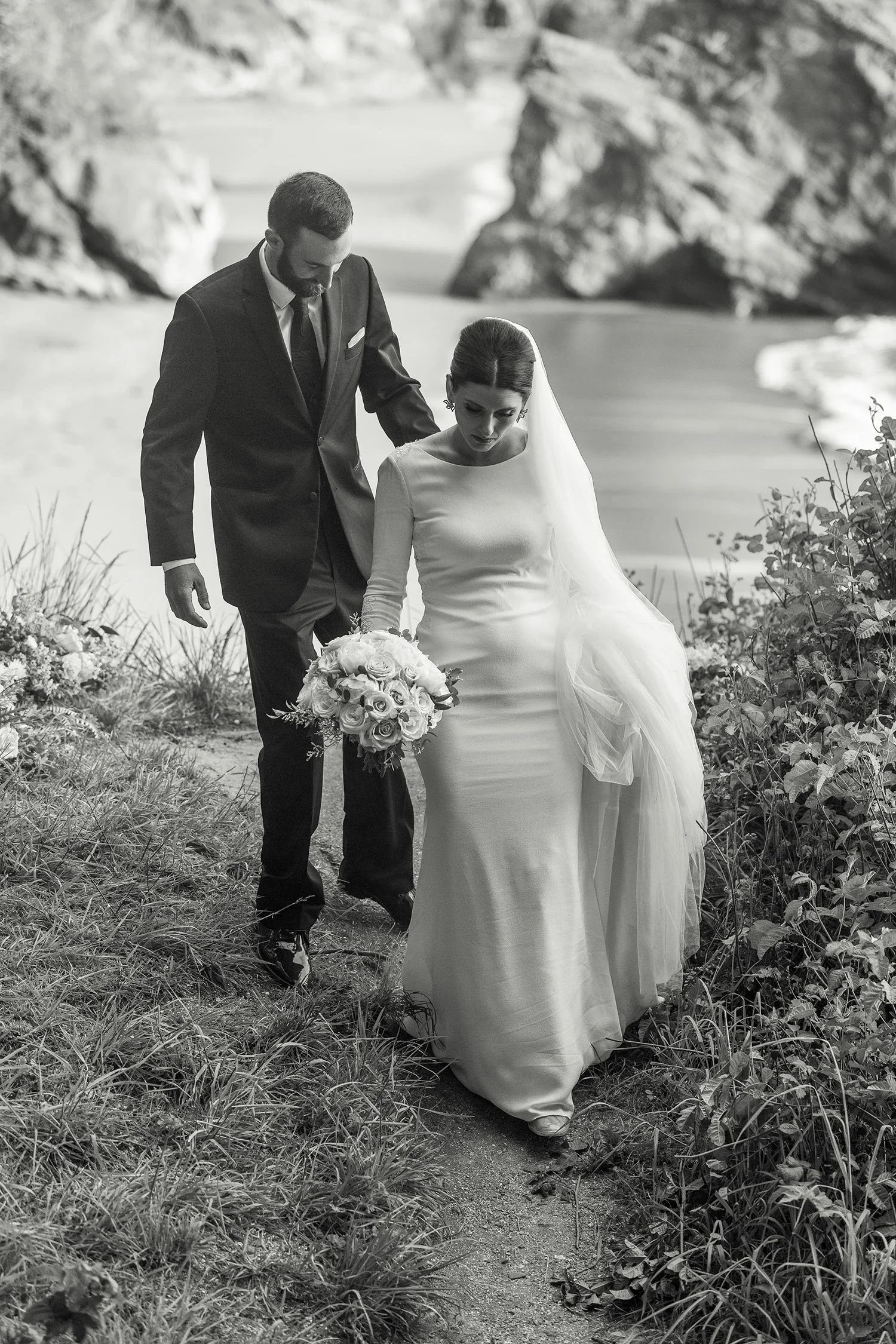 Oregon Coast Elopement by Outlive Creative