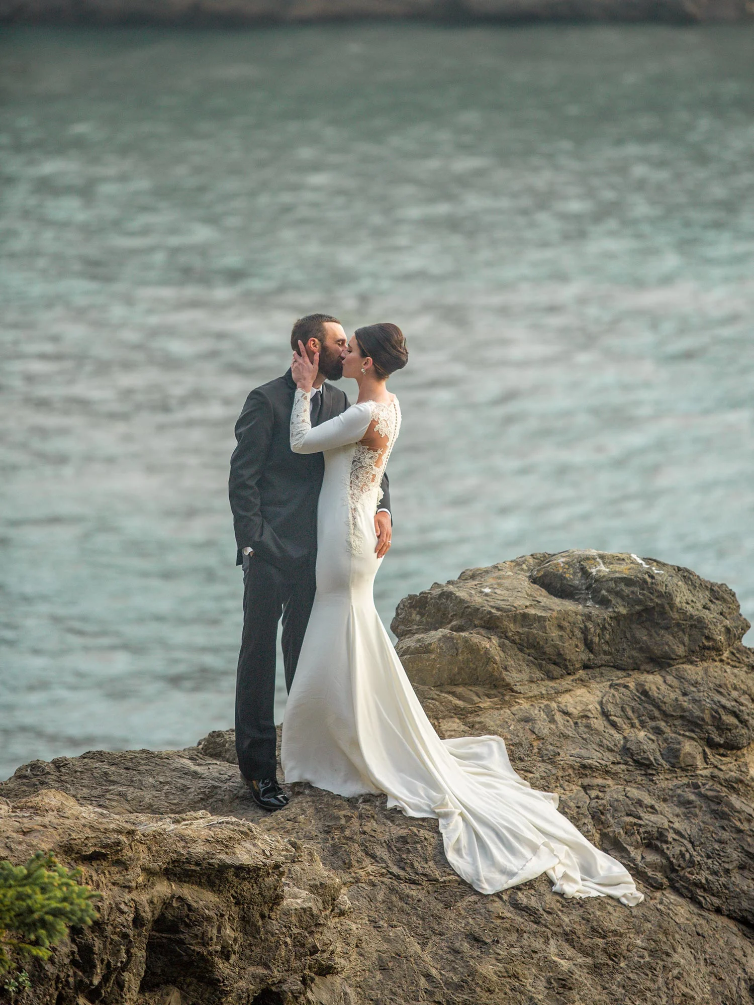 Oregon Coast Elopement by Outlive Creative