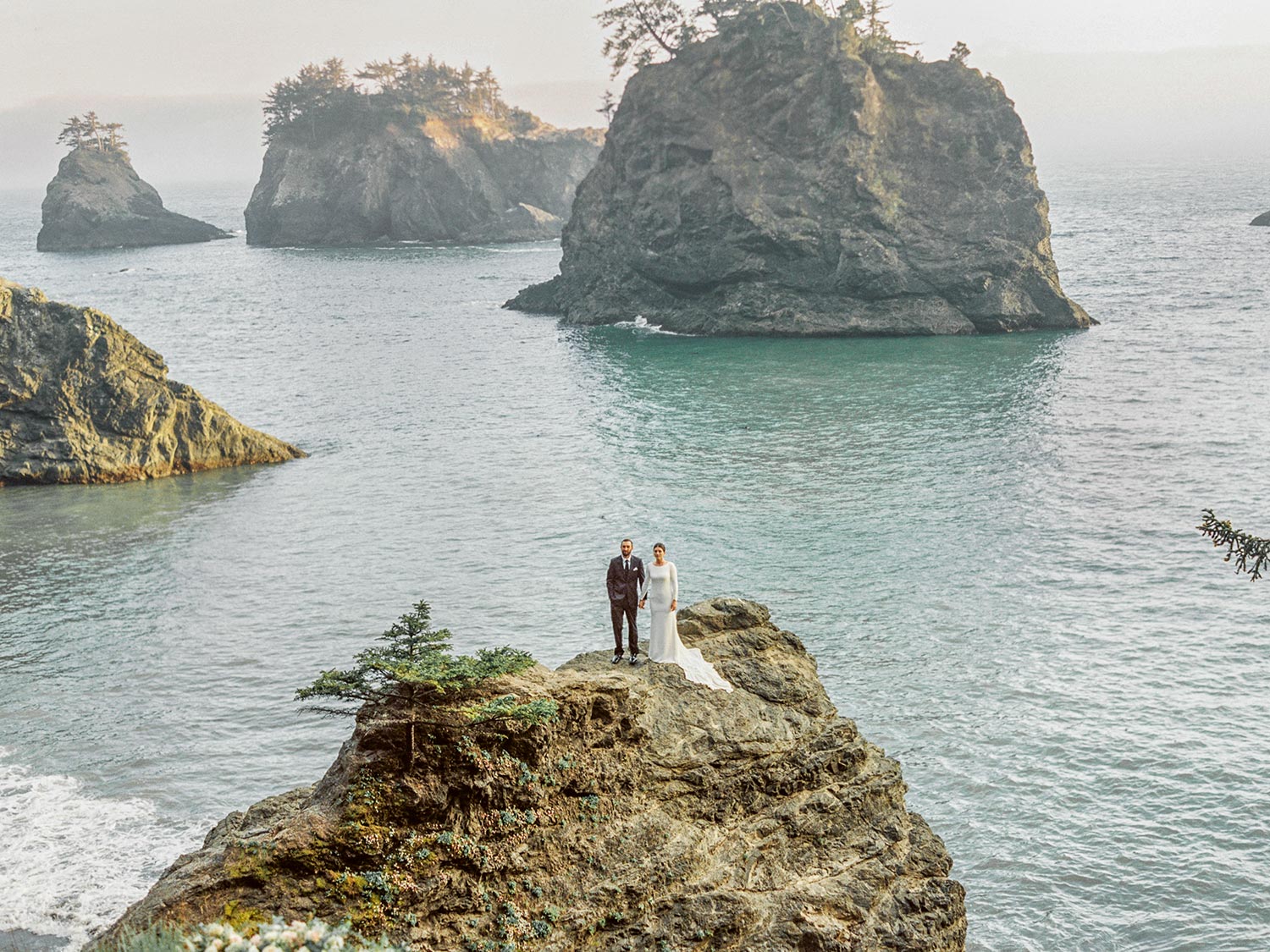 Oregon Coast Elopement by Outlive Creative