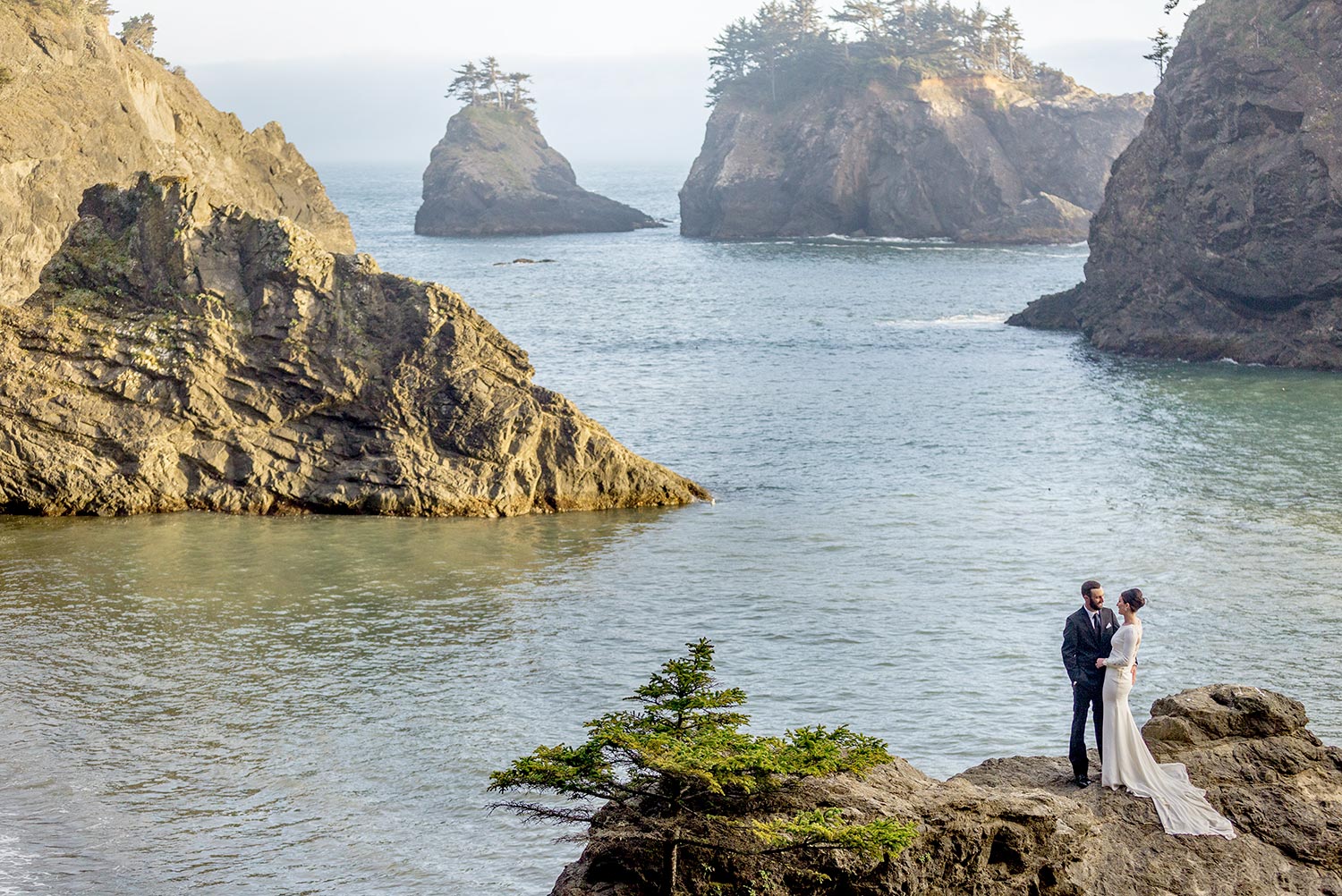 Oregon Coast Elopement by Outlive Creative