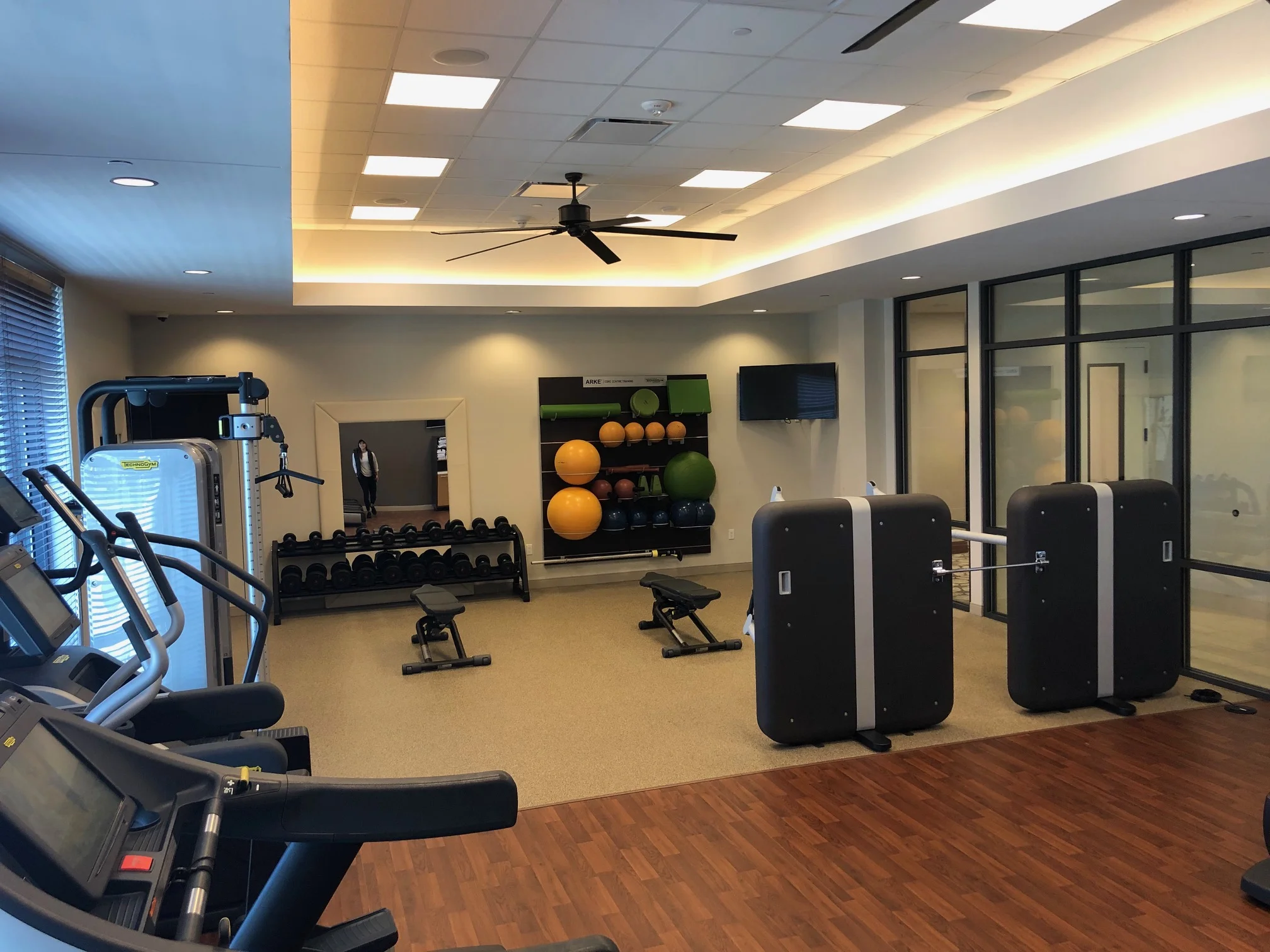 HOTEL GYM WORKOUT 101