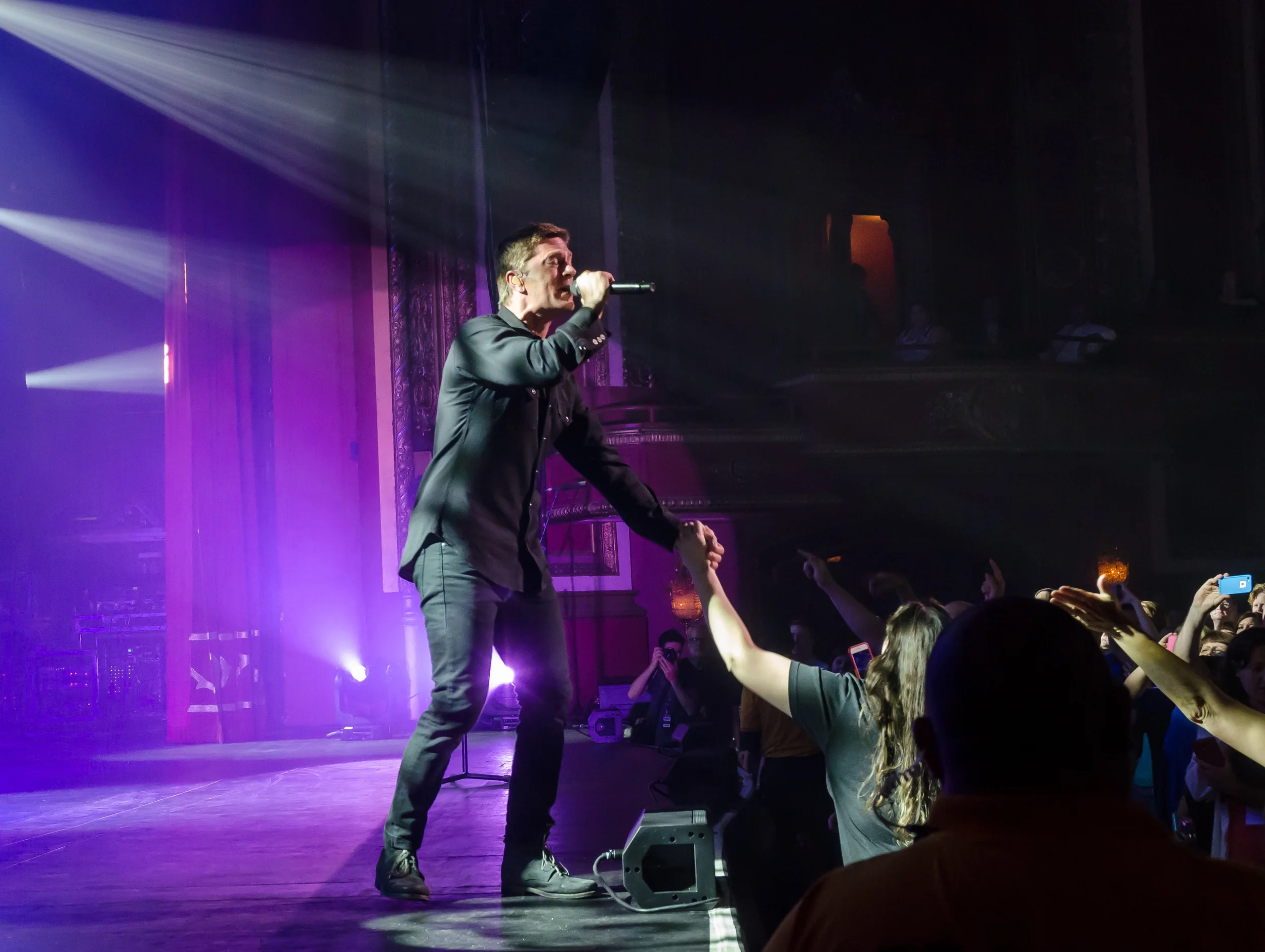 Rob Thomas, is he from Matchbox 20?