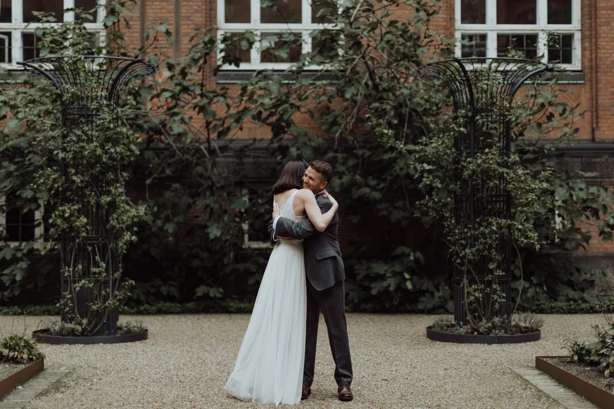 Louise & Fitan Elopenent Wedding Copenhagen City Hall