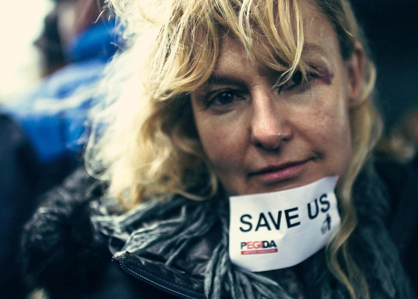  PEGIDA protesters use stickers to show their silent protest against the Islamization of Europe in Birmingham, UK.  Photo by Sarah McClure  