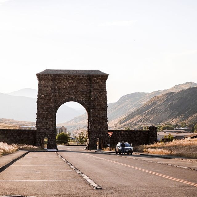 The Gateway to Yellowstone Park...The Roosevelt Arch! #travel #travelphotography #traveladvisor #luxurytraveladvisor #travelagent #protravelinternational #gowithpro #virtuosotraveladvisor #luxurytravel #leisuretravel #businesstravel #corporatetravel 