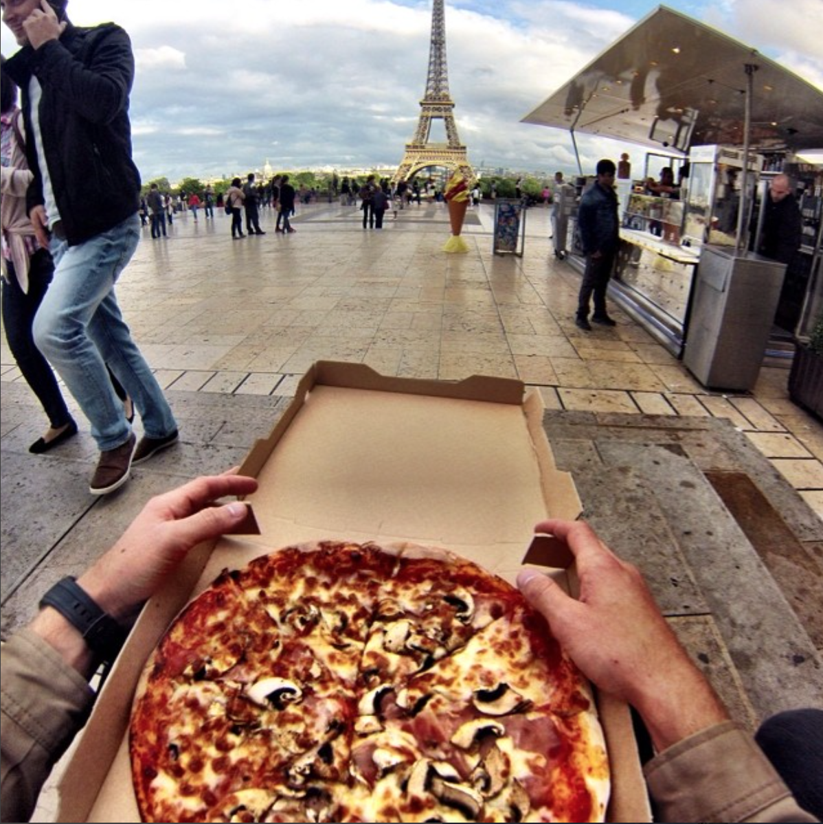 Pizza at Eiffel Tower.png