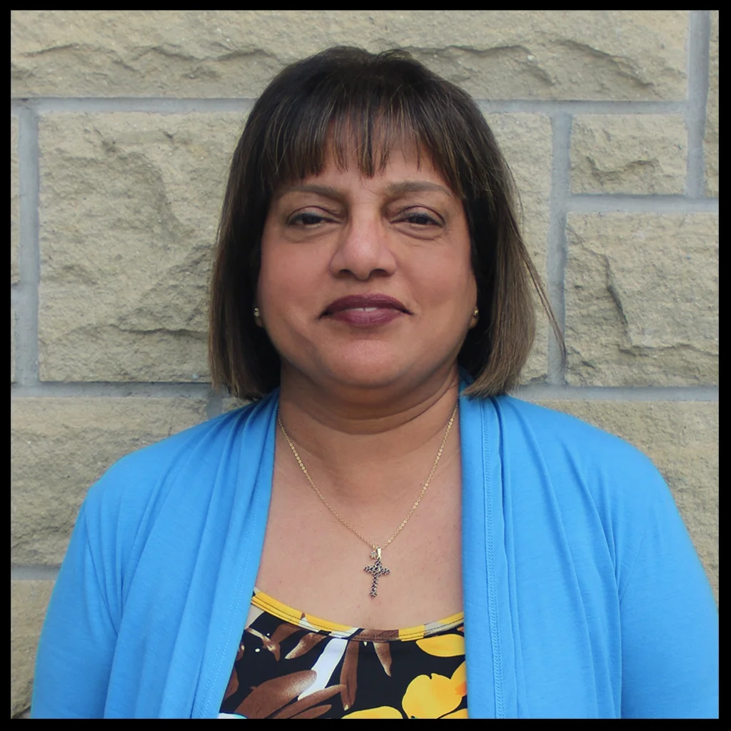 2017Staff_Web_Potraits_PatriciaPereira.jpg