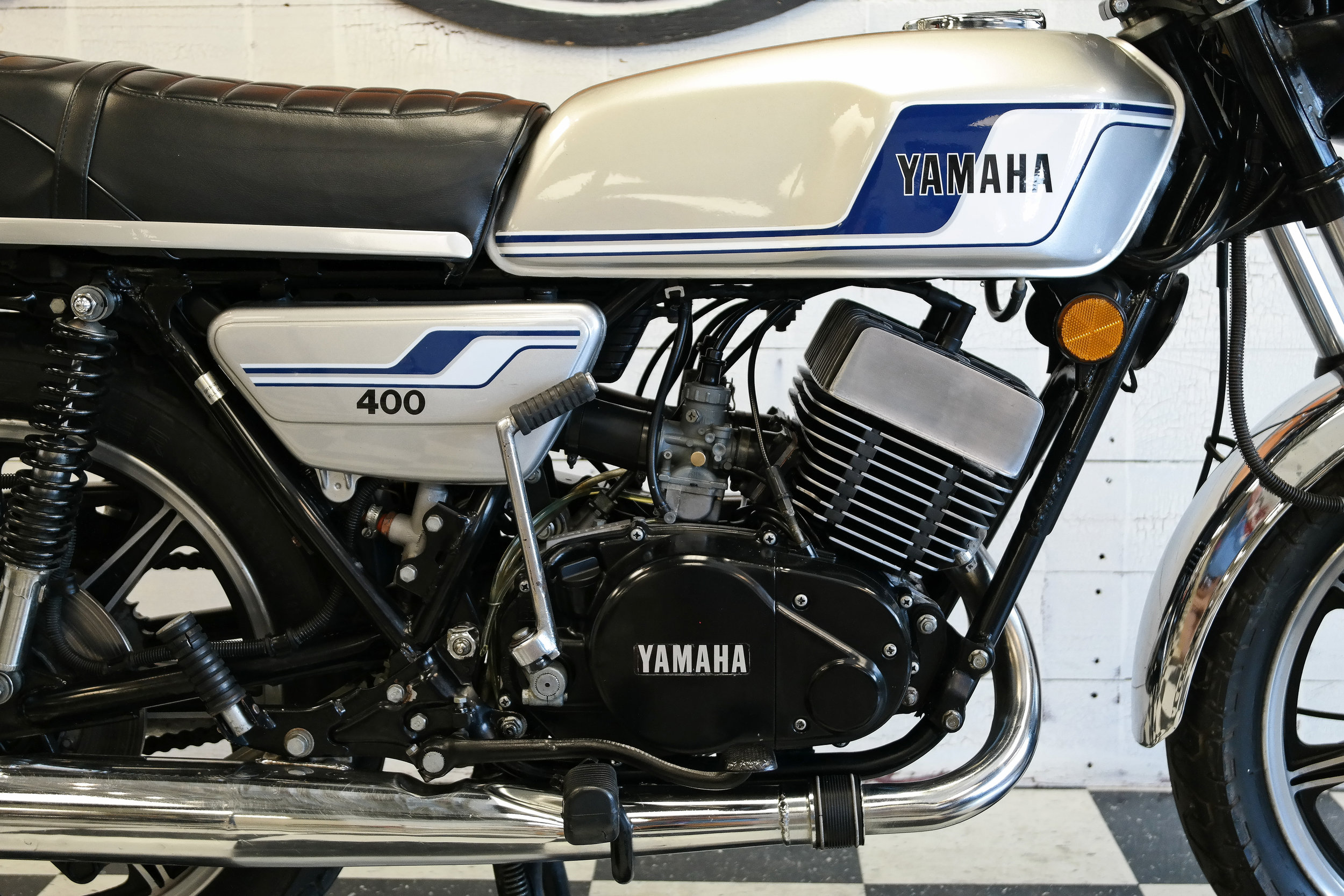 78RD400E03.jpg