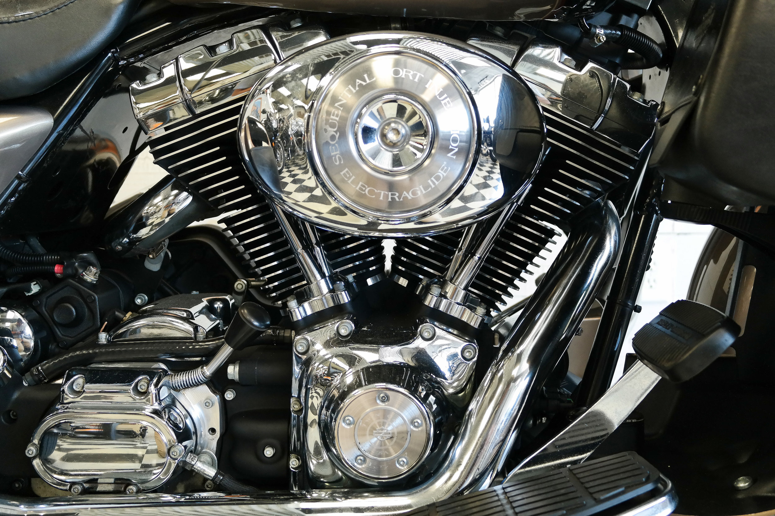 05HDTRIKE10.jpg