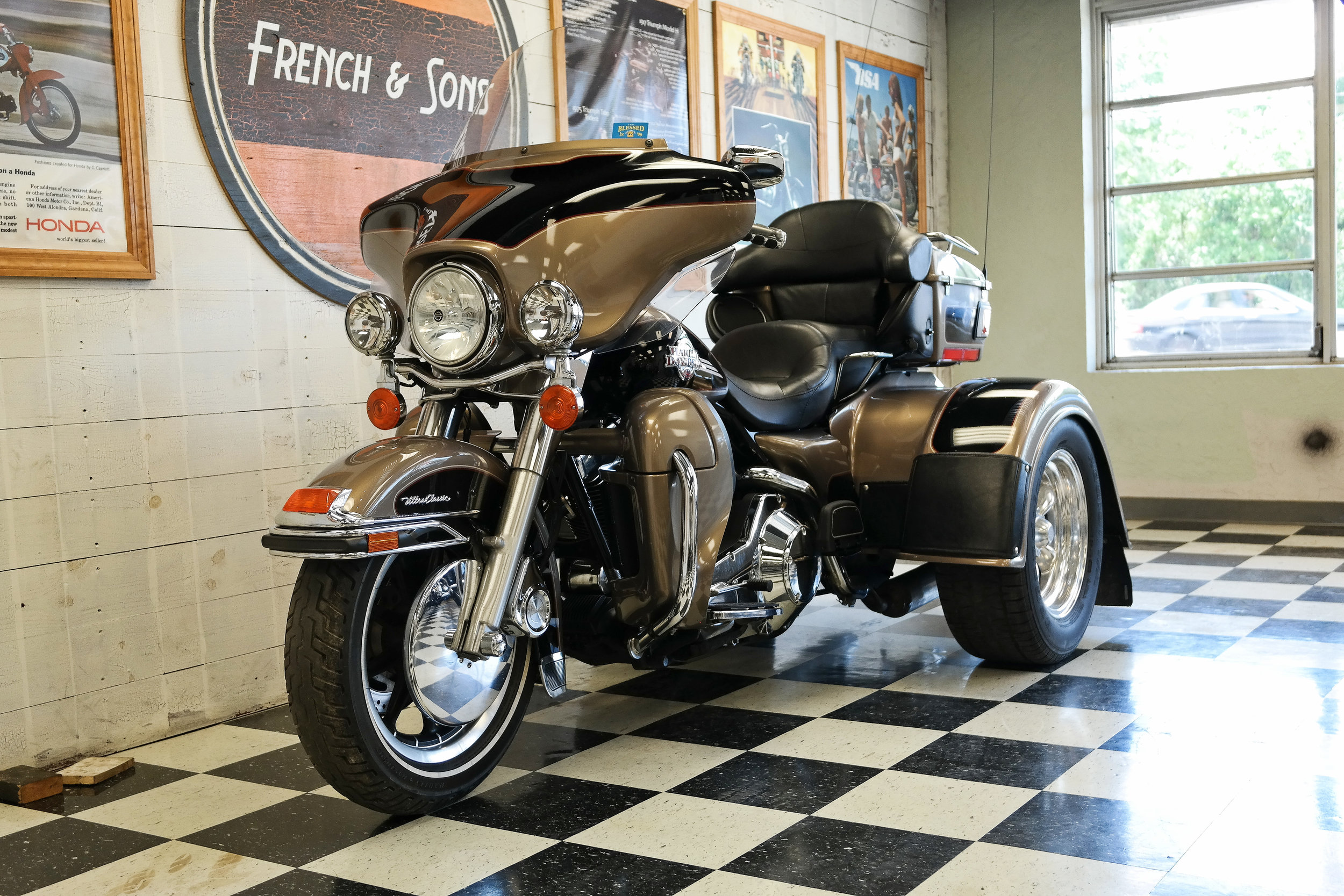 05HDTRIKE26.jpg