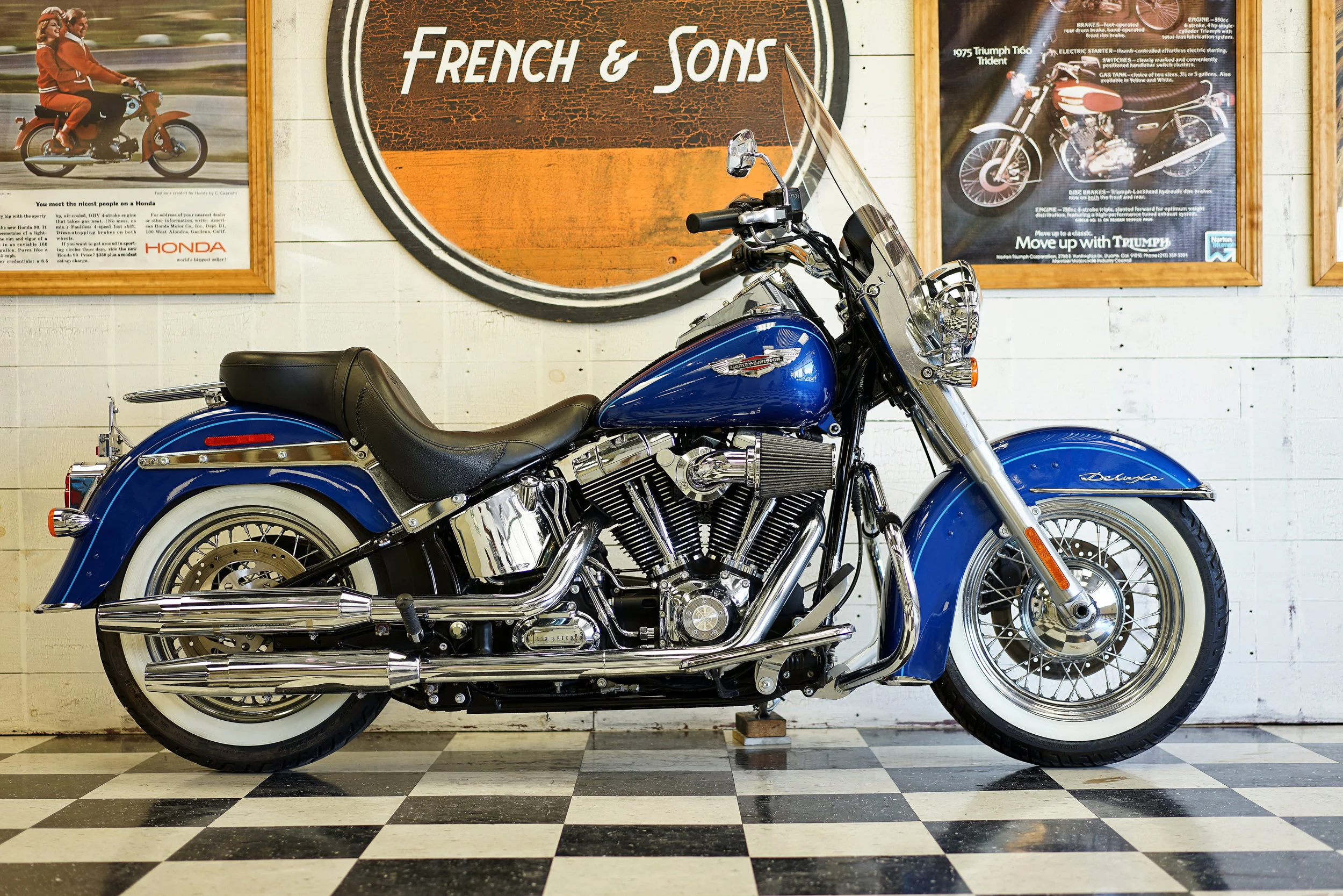 2009harleysoftail02.jpg