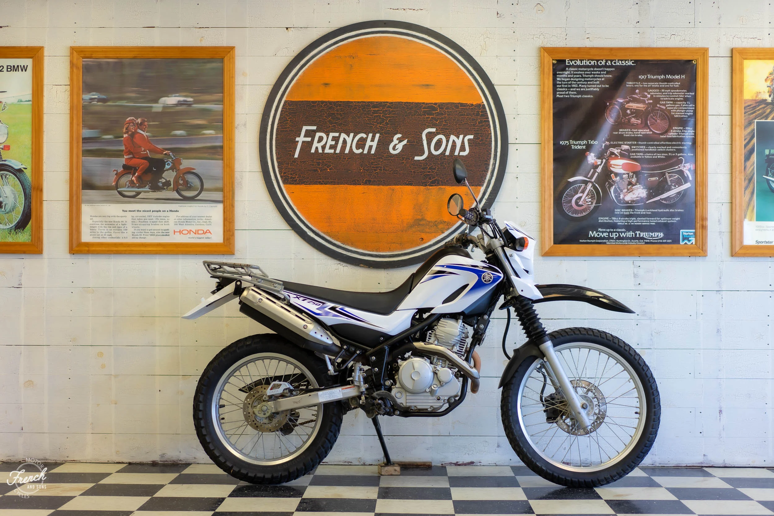 2009_yamaha_xt250-1.jpg