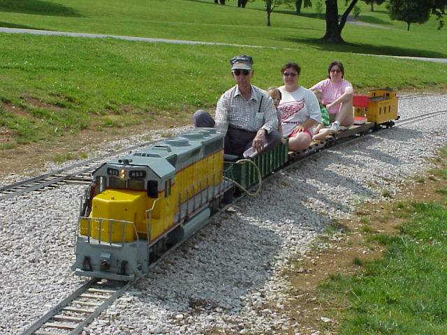 2000-Mid South-May-011Fabc-20.JPG