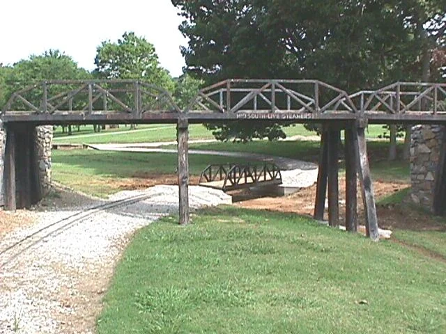 2000-Mid South-May-102f-20.jpg