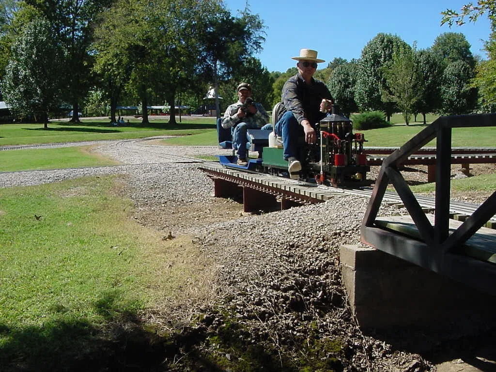 2001-Mid South-May-MVC-096F-2001.JPG