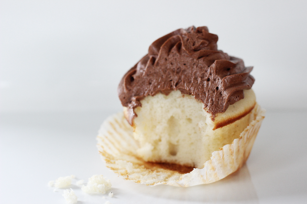Vanilla Cupcakes with Milk Chocolate Frosting