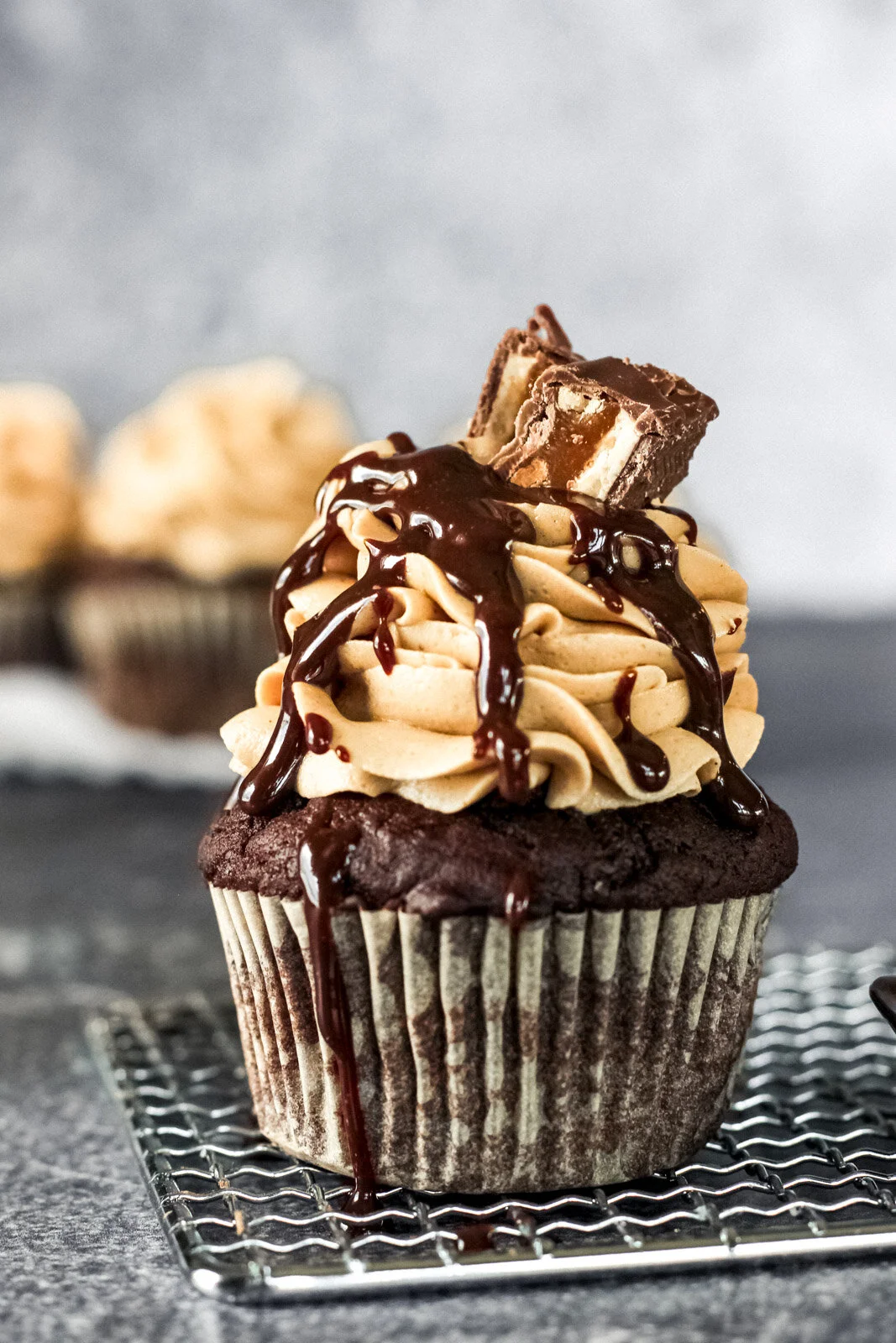 Snickers Cupcakes-1.jpg