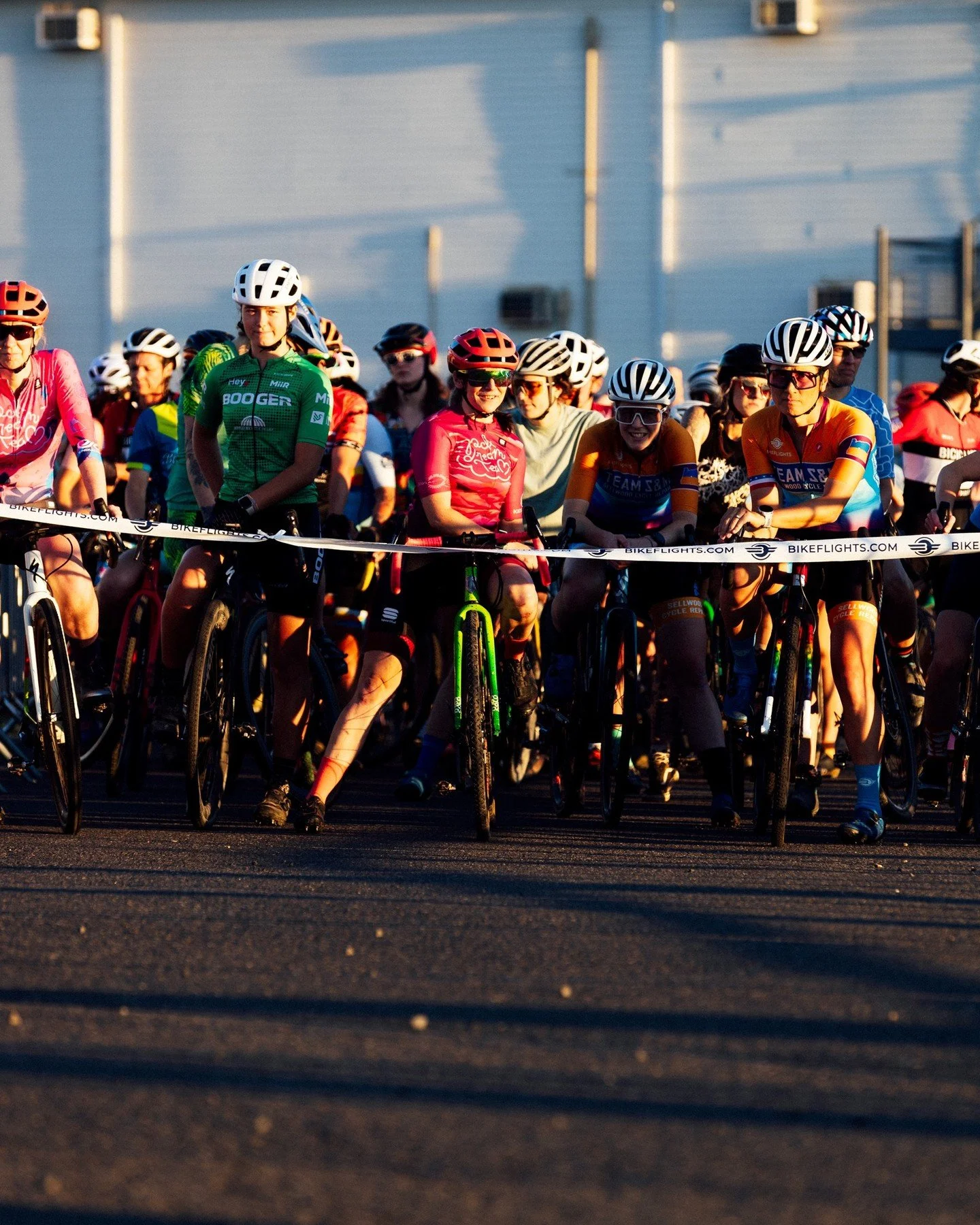This Tuesday, Portland Trophy Cup returns to PIR for six short weeks ⚡️ of night vibes.

Whether you're racing or watching, don't miss a single event!

REGISTER 🏆 PortlandTrophyCup.com

FREE ENTRY: Juniors + Beginner Women/Trans Women/Non-Binary rac