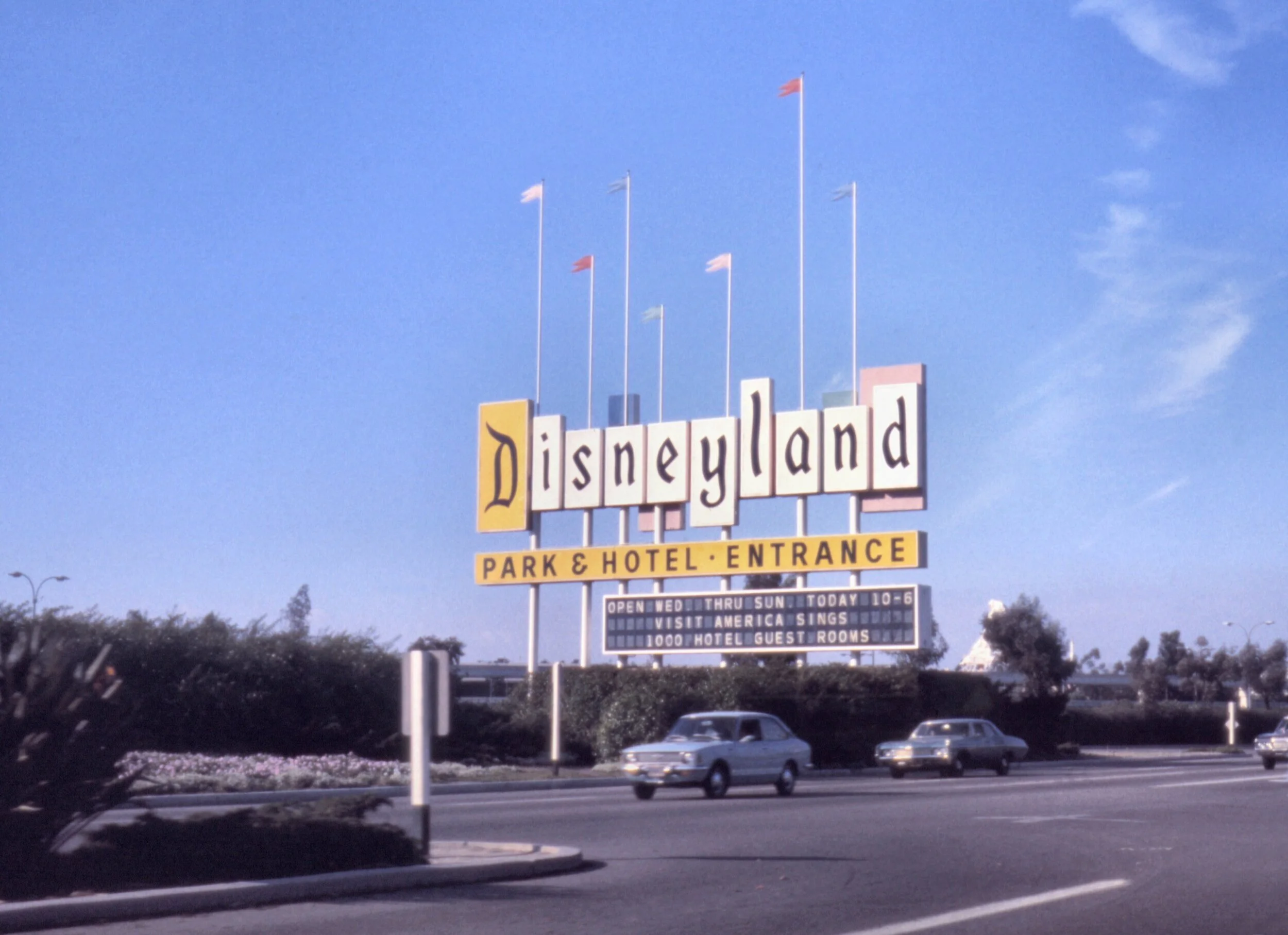 Mid-Century Style Disneyland Sign, Harbor Blvd, Anaheim, 1974 (Source: Orange County Archives)