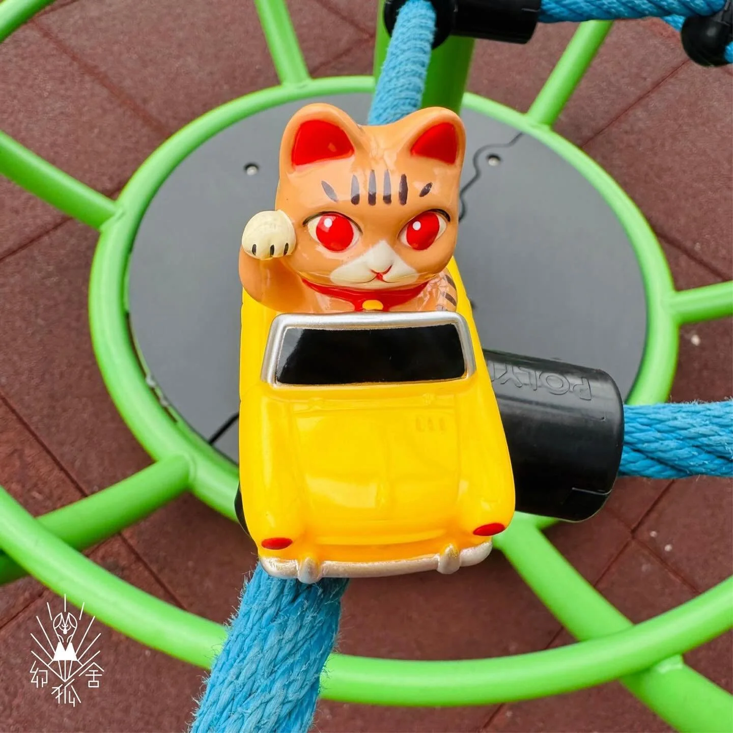 Genkosha Cat Car Taby 2.jpg