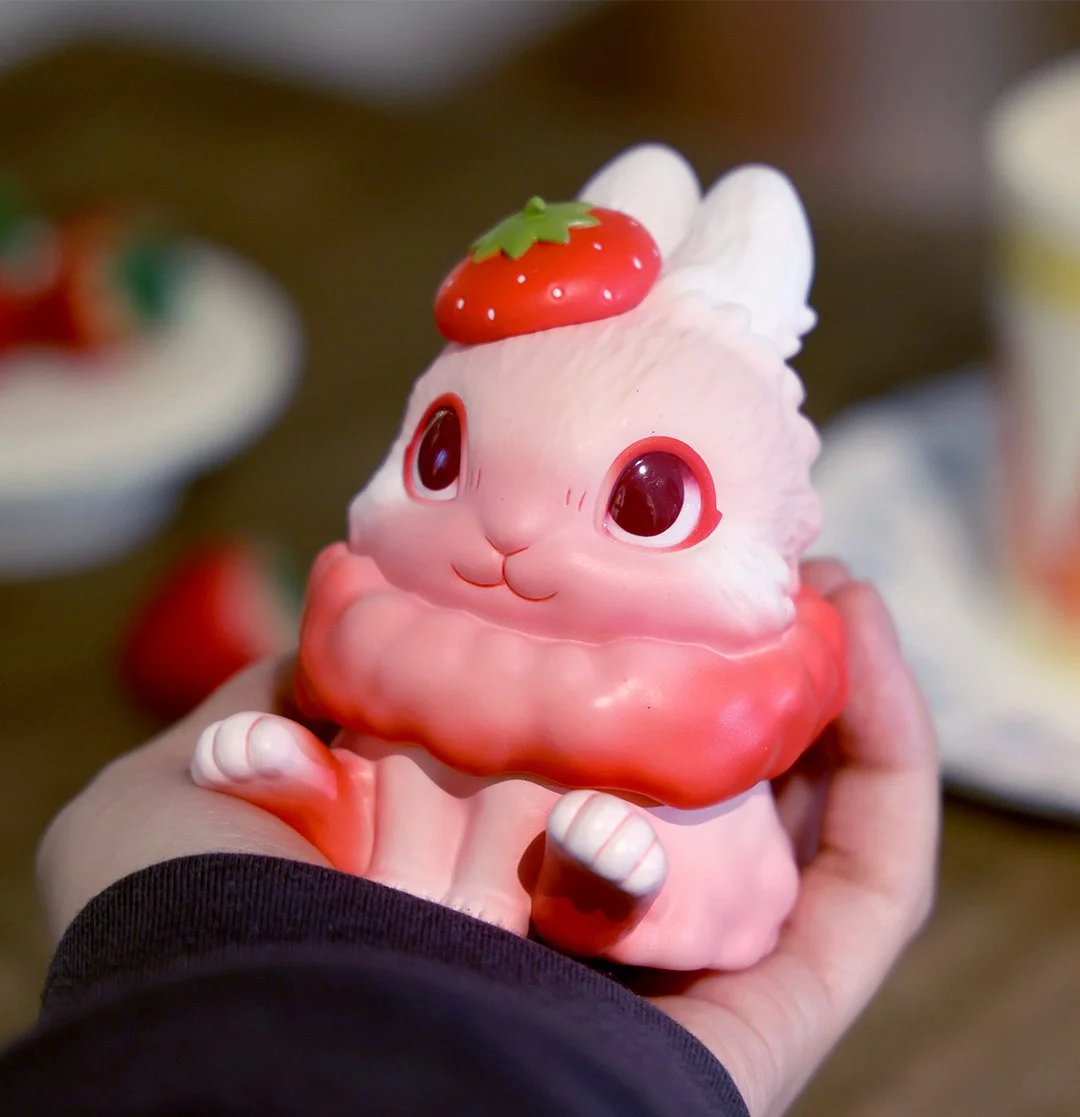 Yoyo Raby Strawberry 3.jpg
