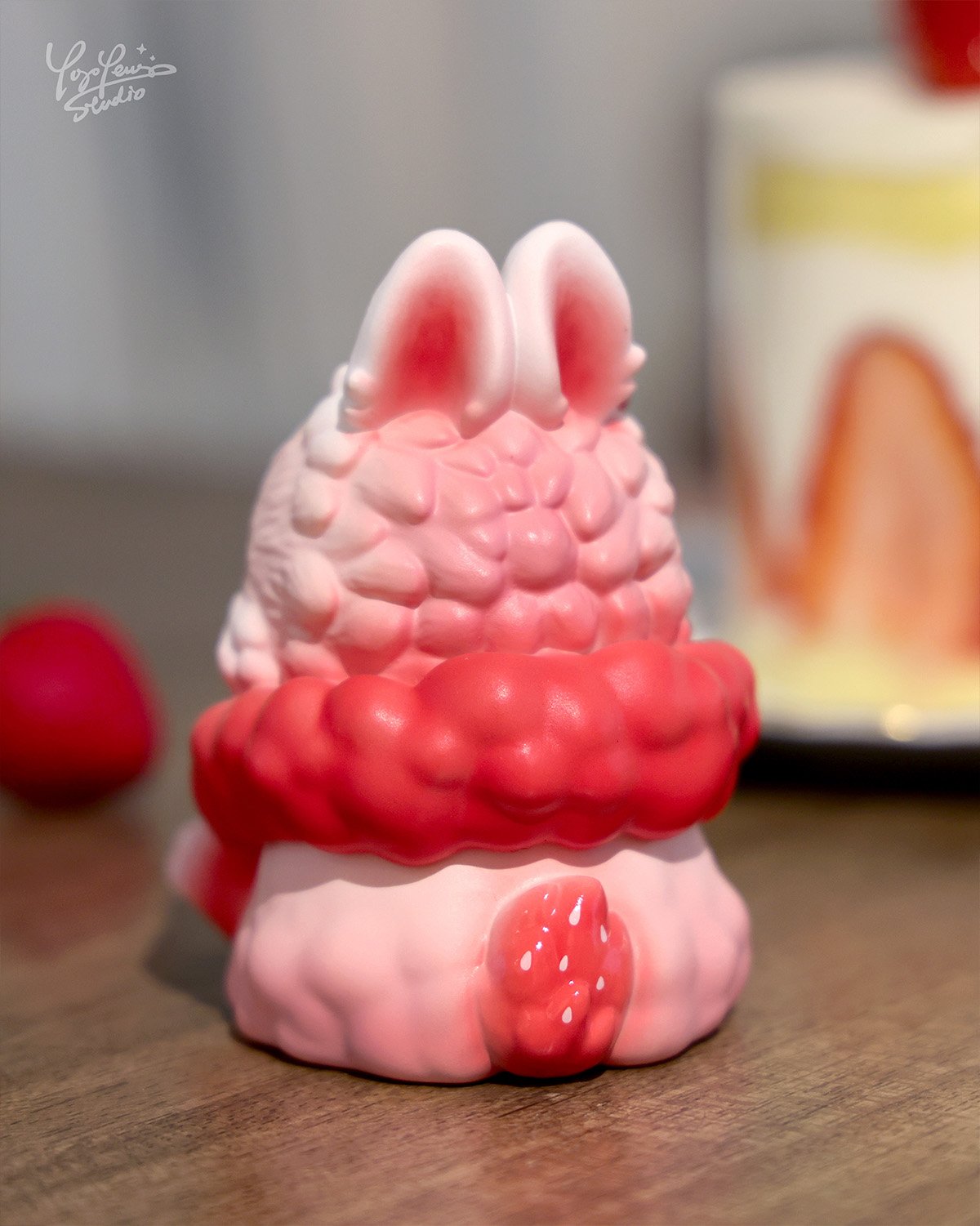 Yoyo Raby Strawberry 2.jpg