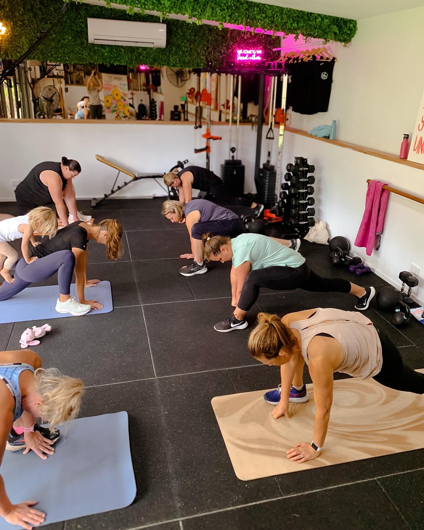 Community that INSPIRES.

Strength that EMPOWERS.

A choice that TRANSFORMS. 

Here at Elliott&rsquo;s PT we build each other up. We conquer challenging workouts and we do it TOGETHER! 

Come see what we are about! Check out our intro session for $50