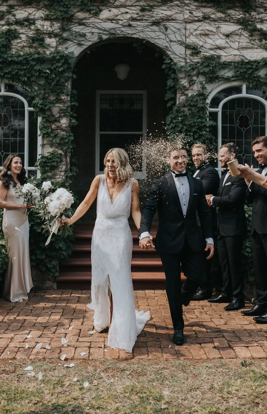 BILLIE &amp; JONNIE'S BANGALOW WEDDING