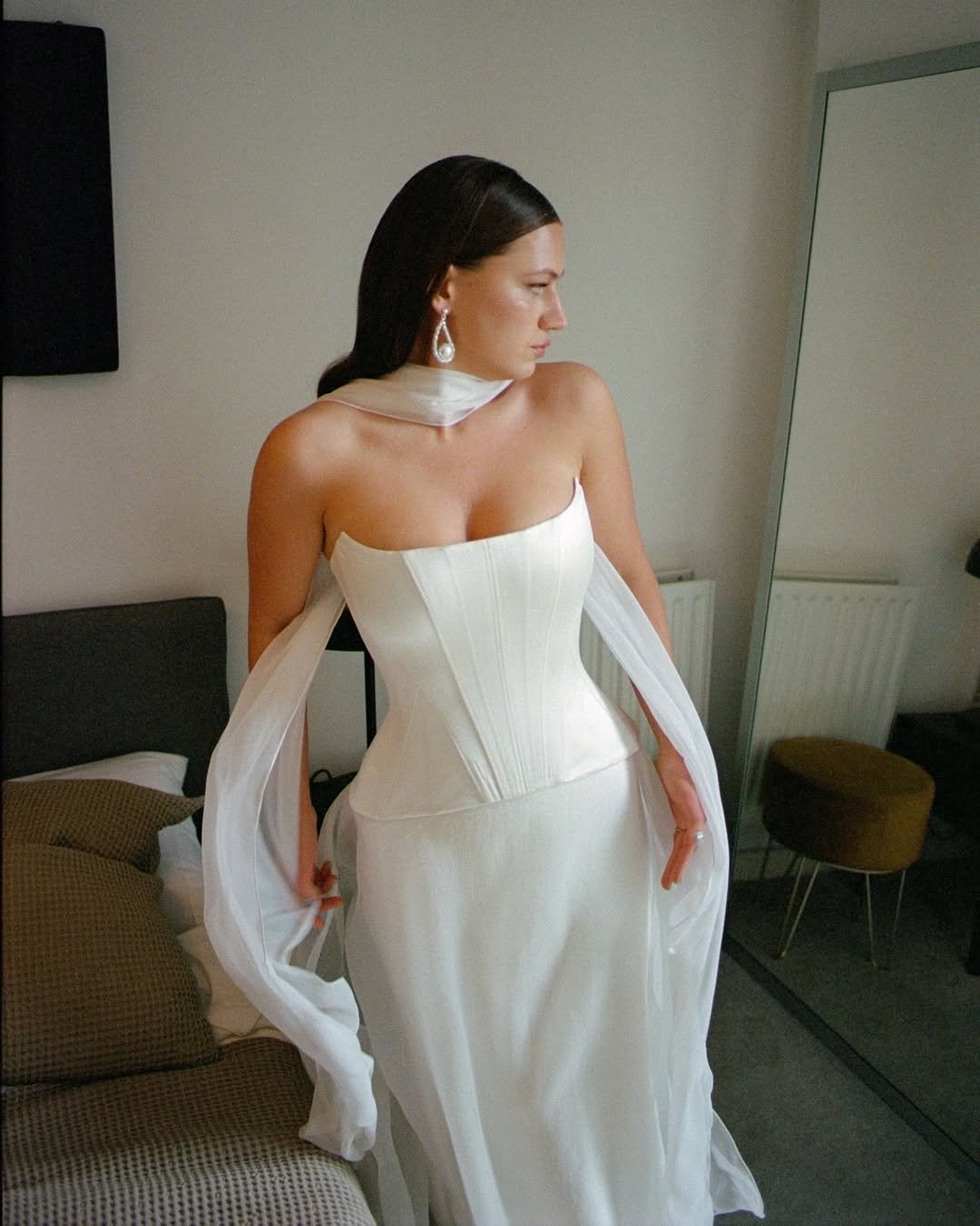 REAL BRIDE | Sarah chose the Penelope Corset + Sadie Skirt for her city wedding - Purchased from stockist @thefallbride
Captured by @theshannons.photography 🤍