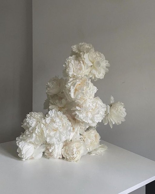 White wedding. 
Florals by @fjura_