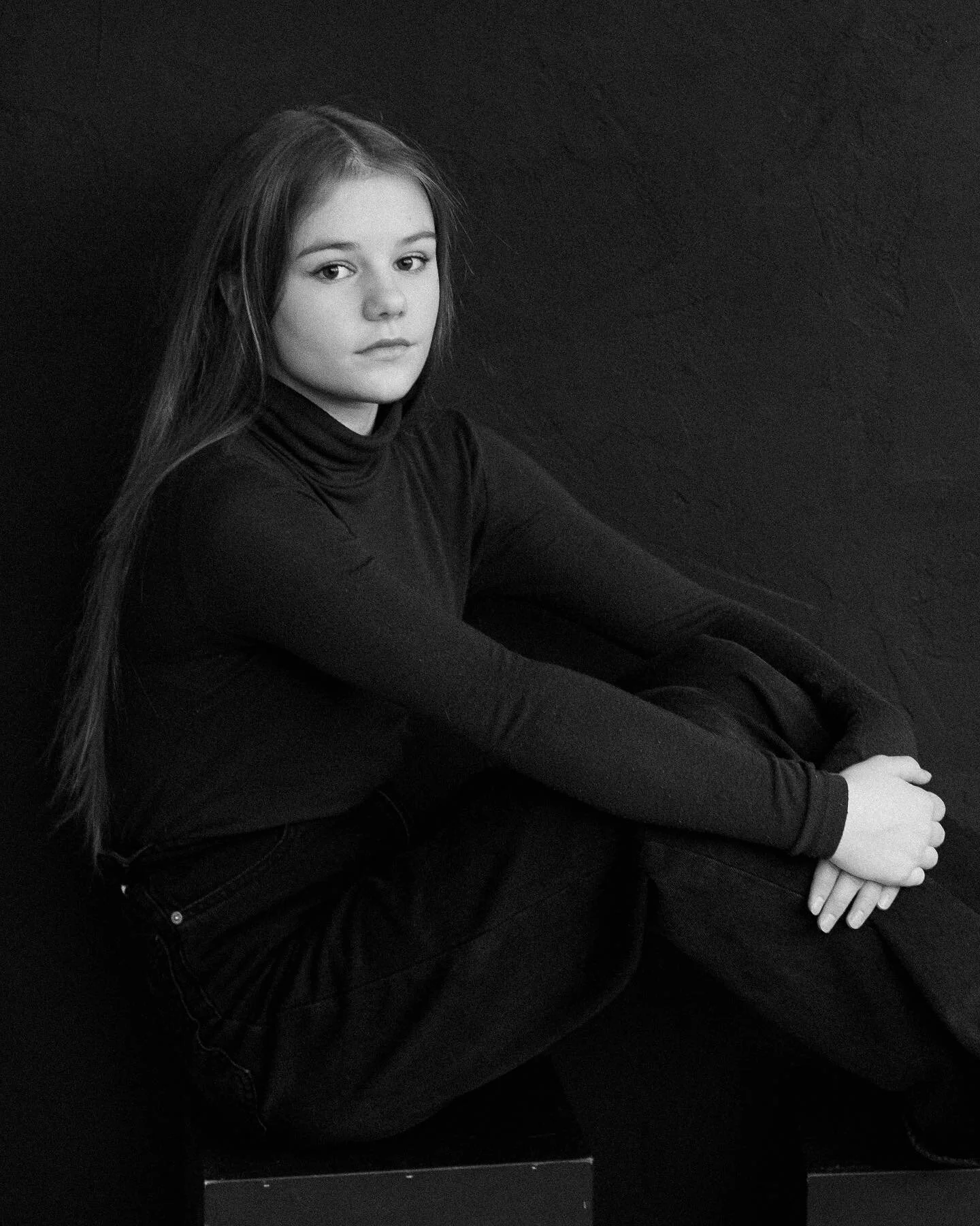 Eliise
 
#portraiture #olemuslikportree #studioblackandwhite #portraitofawoman #eleriebergphoto
 
www.elerieberg.com