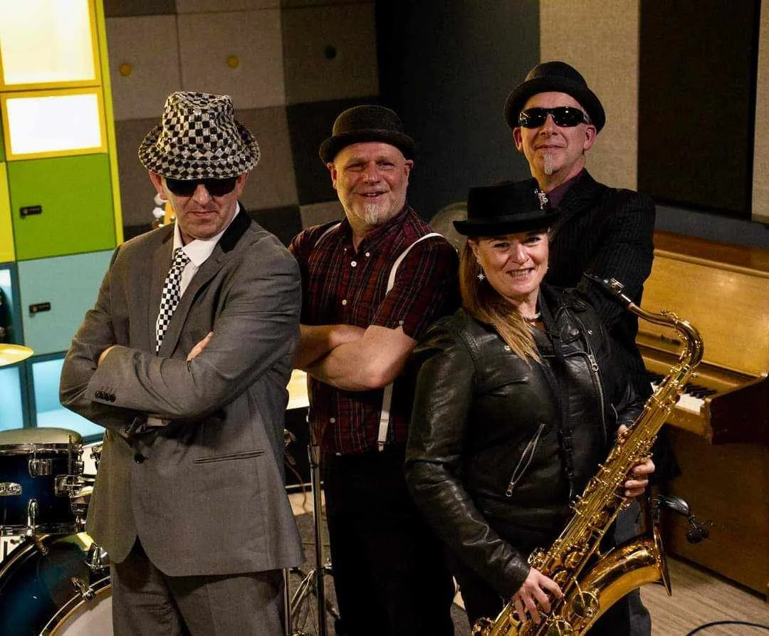 Live Music from The Skarantinos