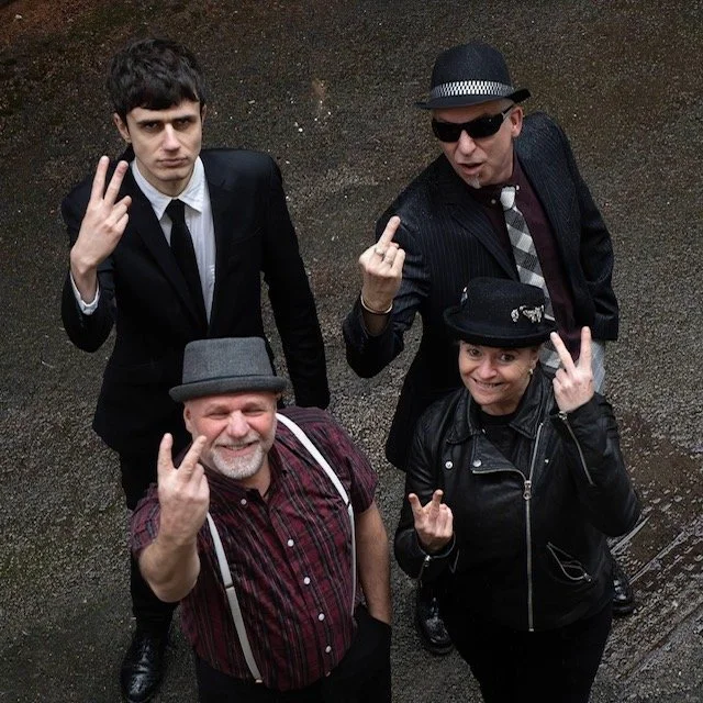 The Skarantinos at 7pm