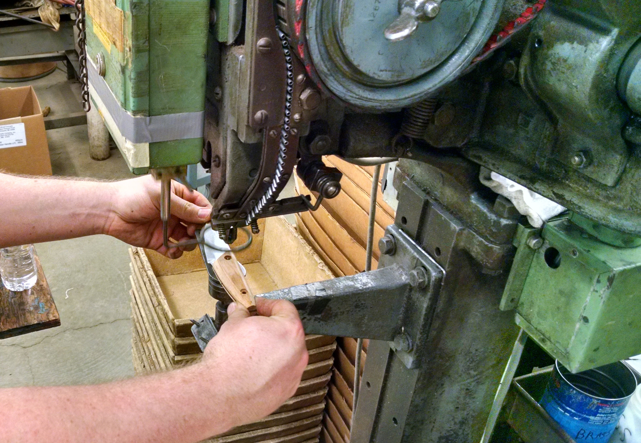 Riveting scales to Fave knives