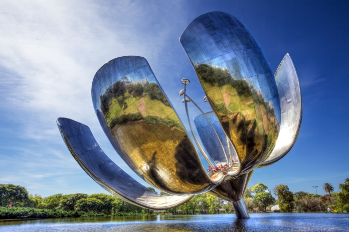Floralis_Genérica_Buenos_Aires,_Argentina.jpg