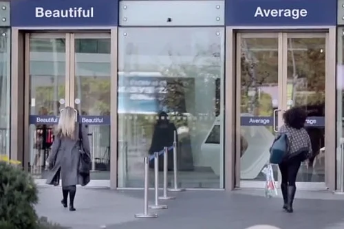 BEAUTIFUL OR AVERAGE? YOU CHOOSE.