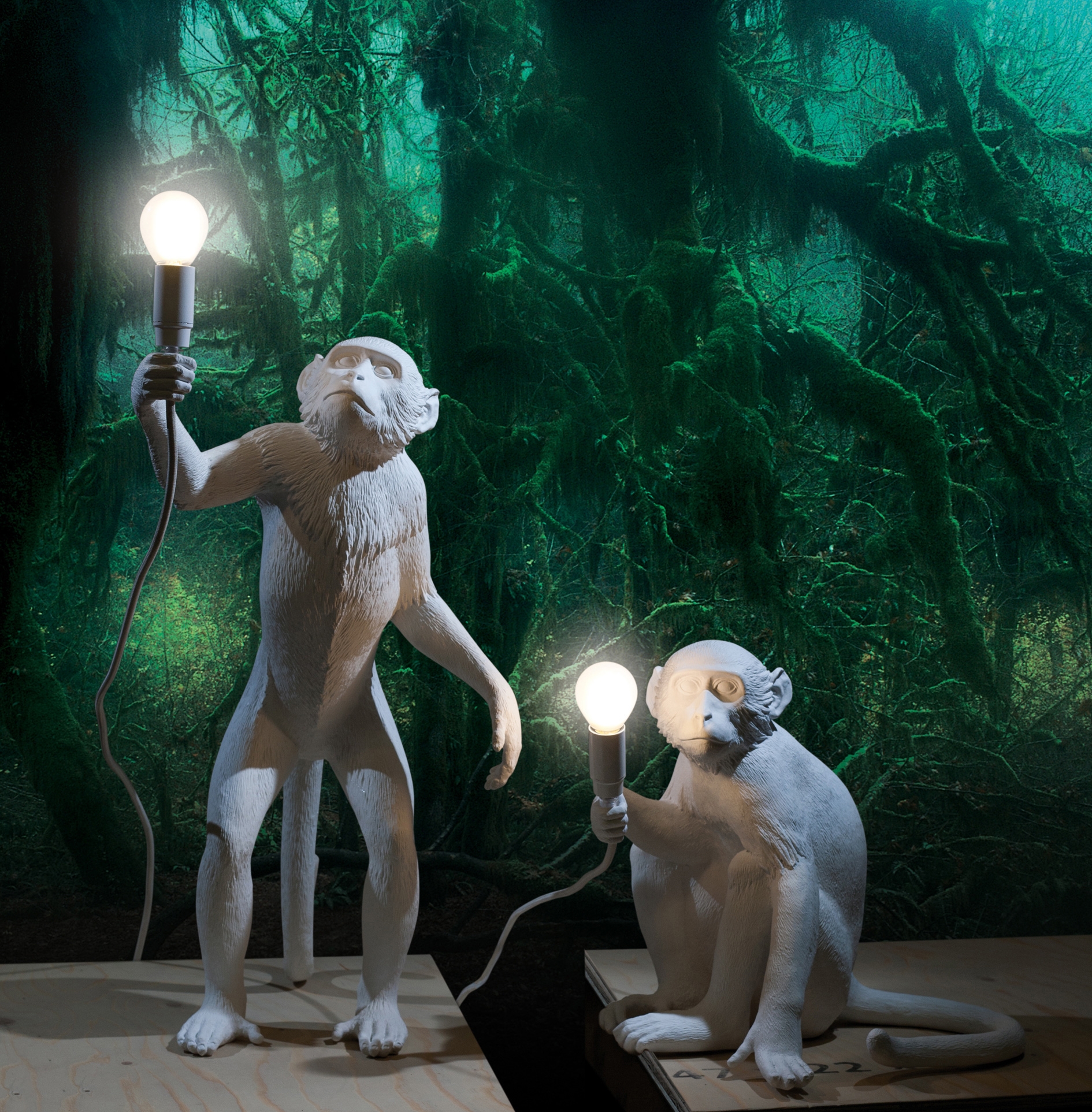 STANDING AND SITTING MONKEY LAMP