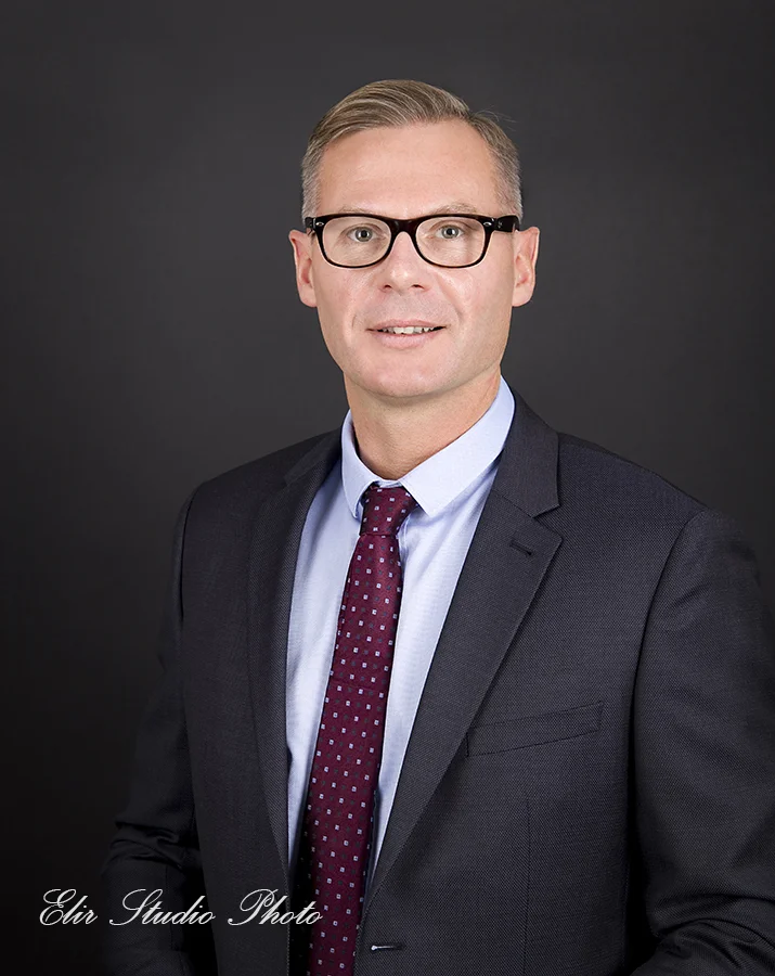 Corporate portrait photographer (2).jpg