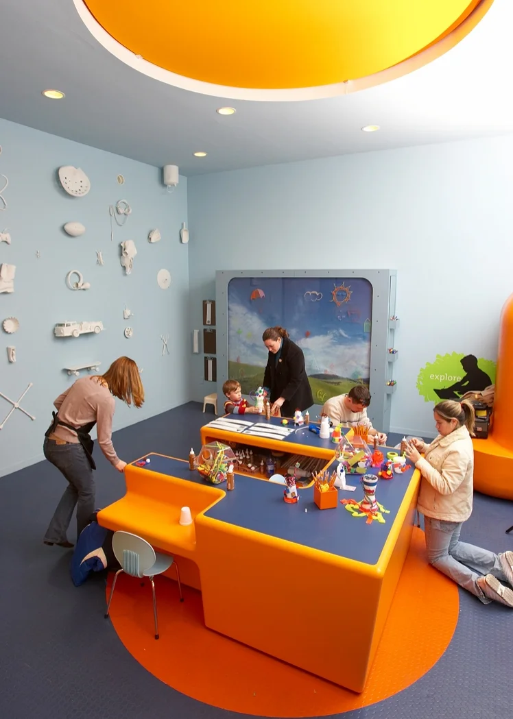 AMOA desk+ceiling .jpg