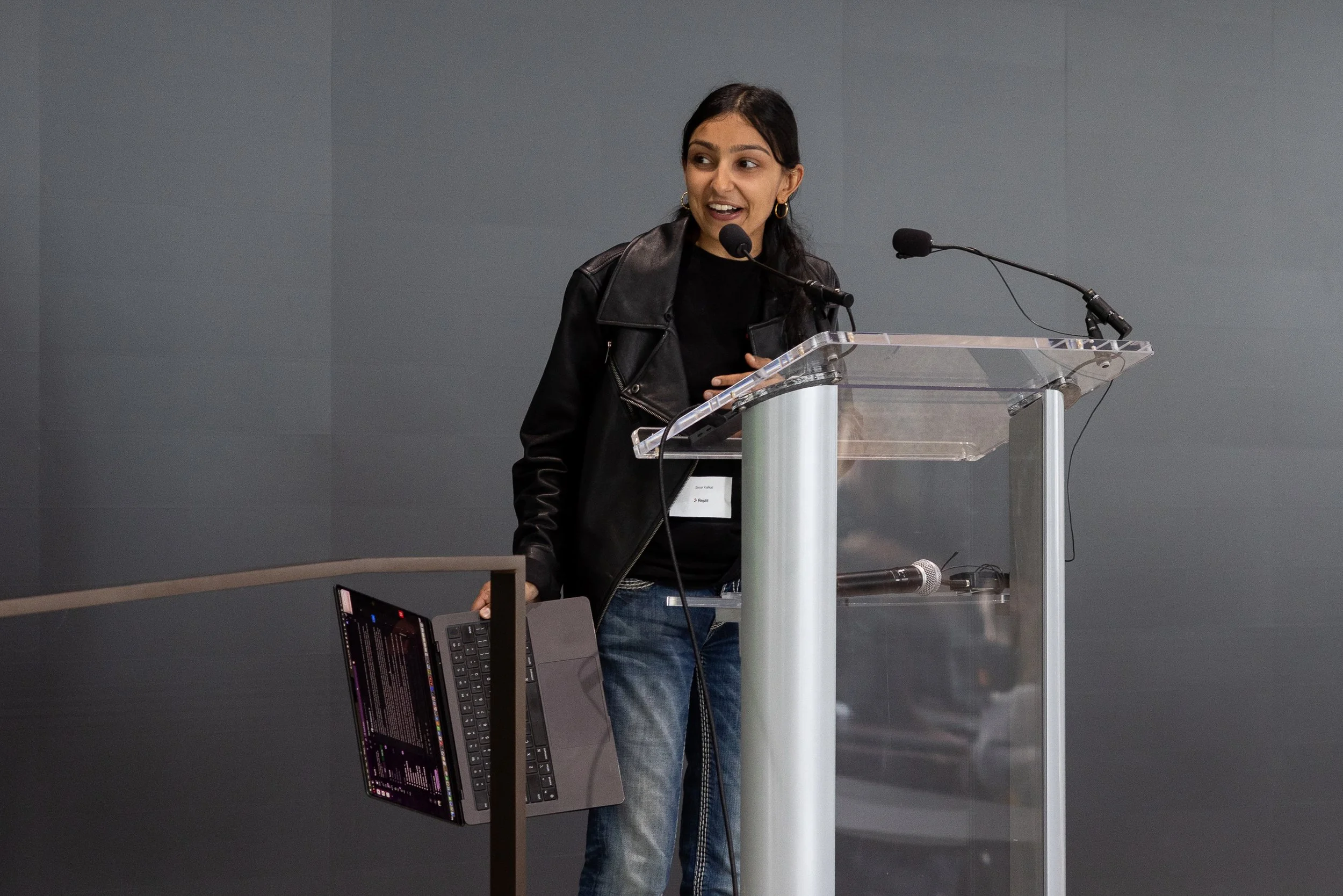 JeanetteDMoses-CampfireHackLab-4493.jpg