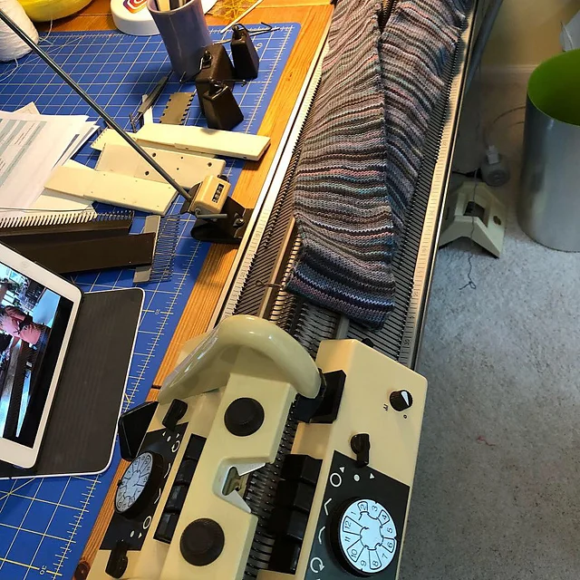 New-to-me double-bed knitting machine (White 1502)