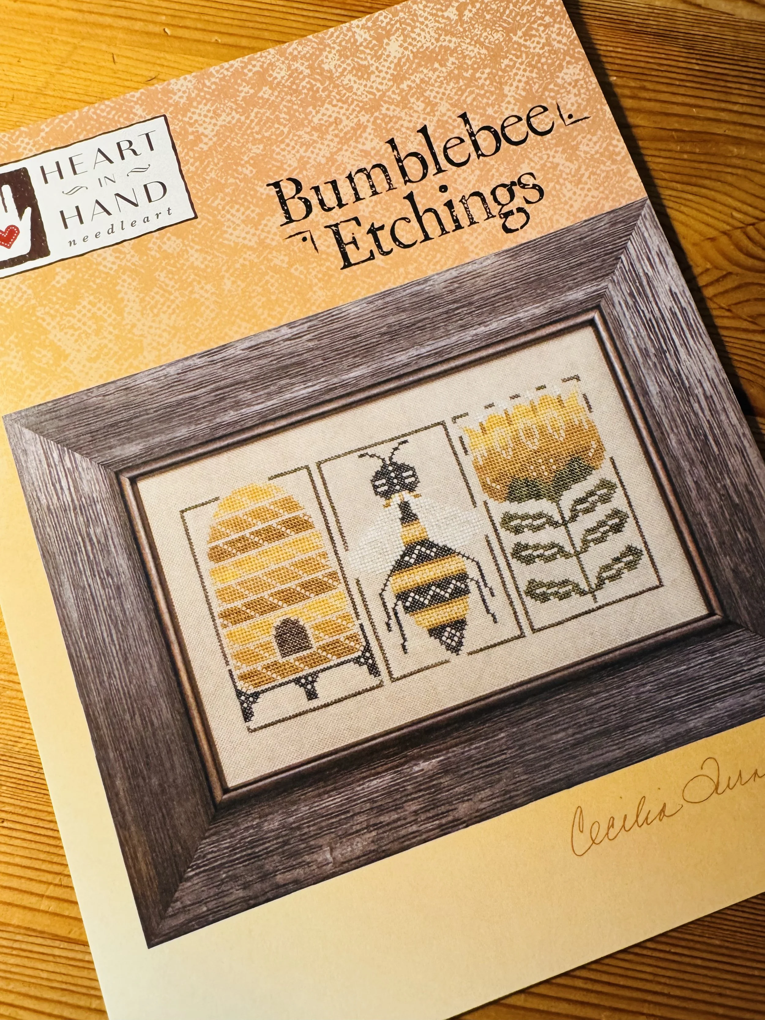 Bumblebee Etchings, by Heart In Hand Needleart